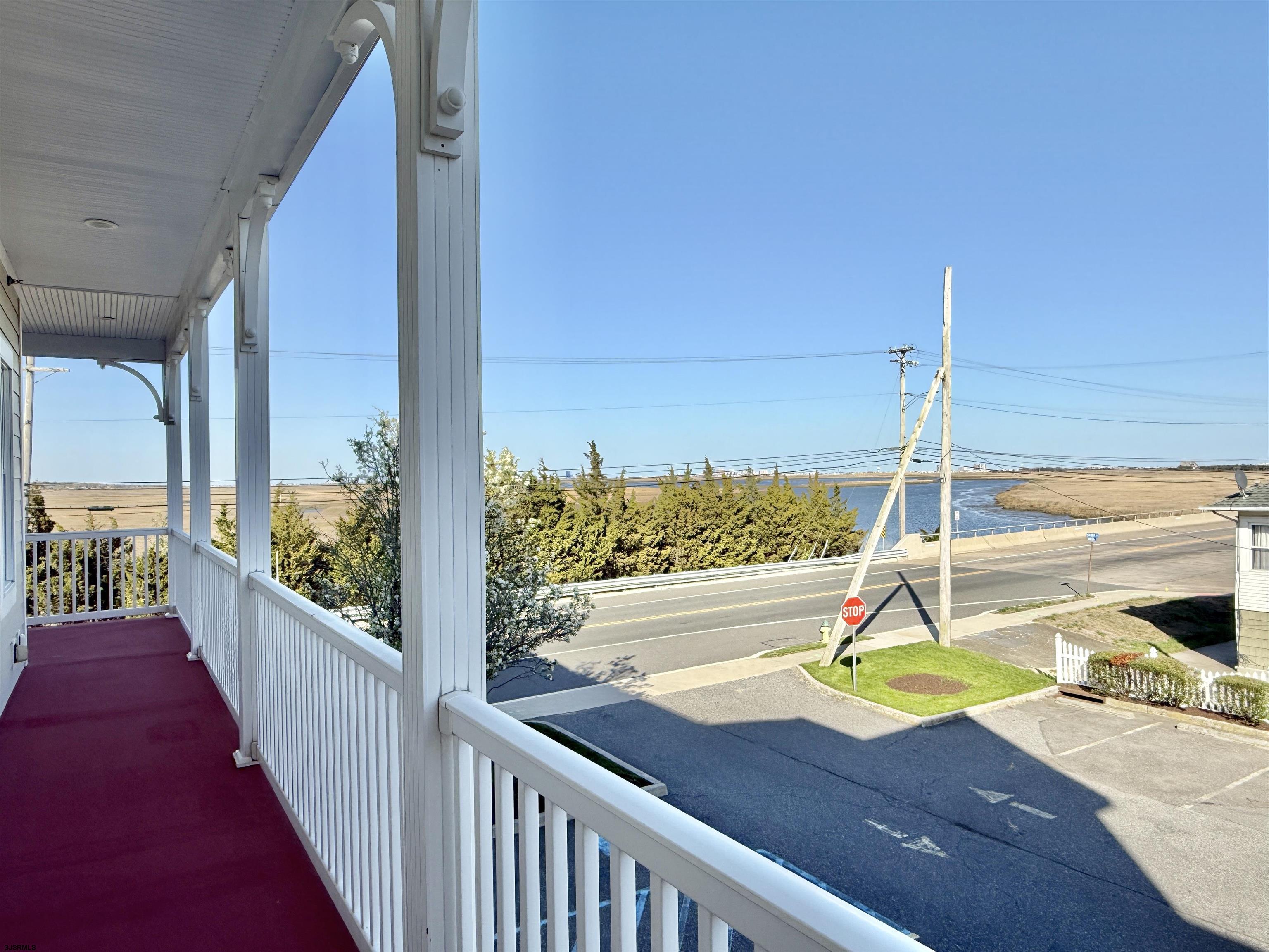 110 E Maryland Avenue