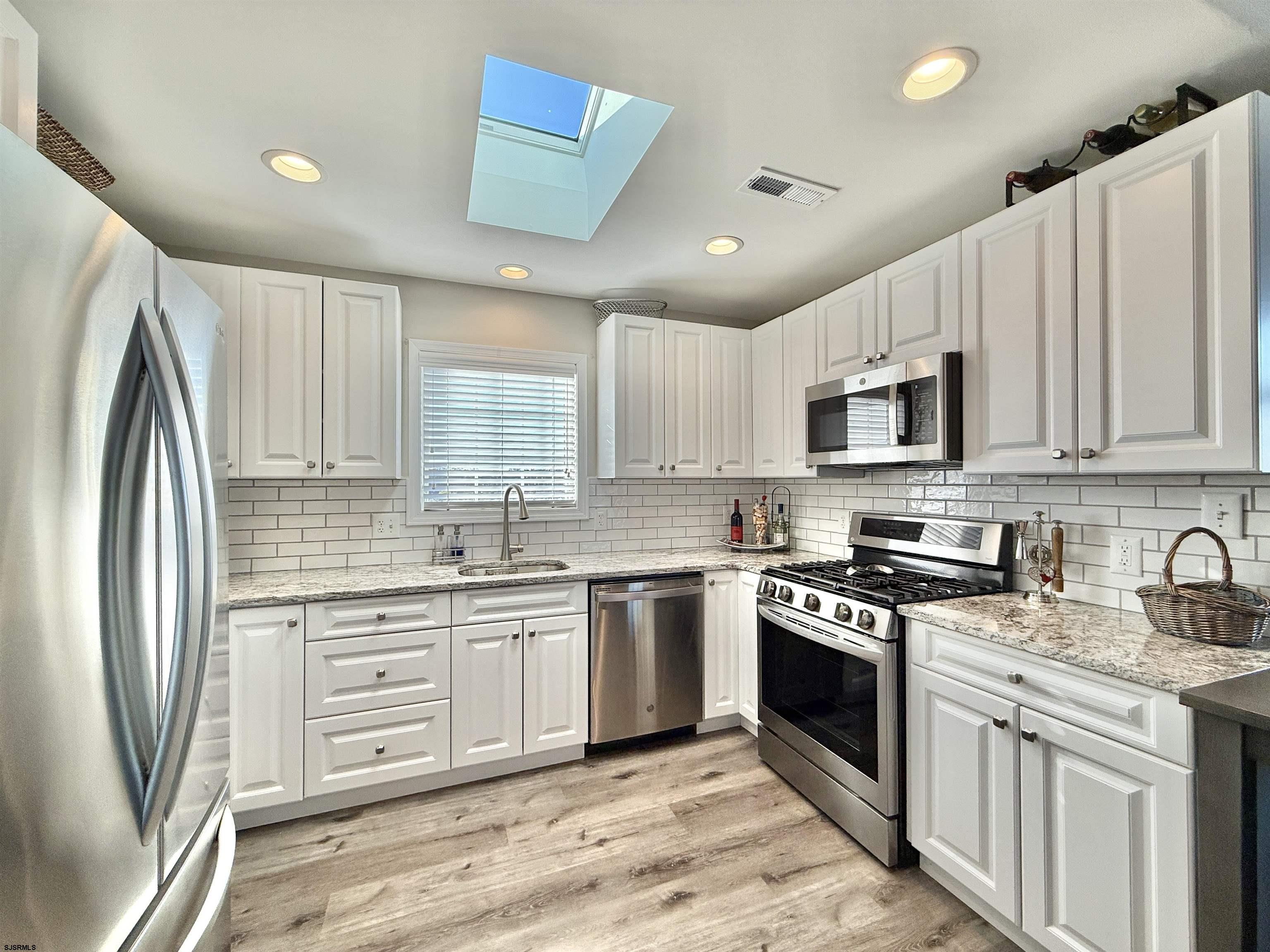 110 E Maryland Avenue