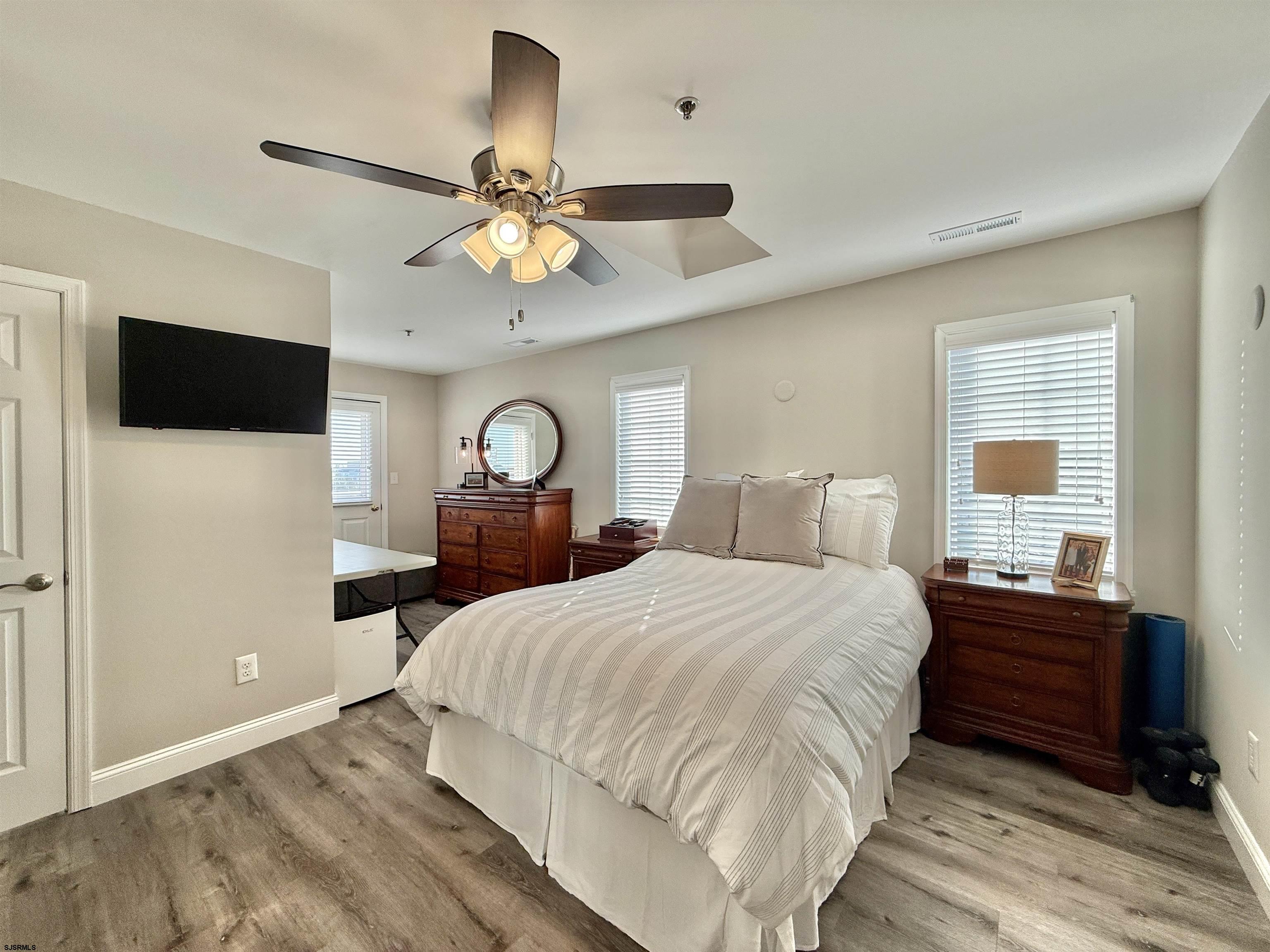 110 E Maryland Avenue