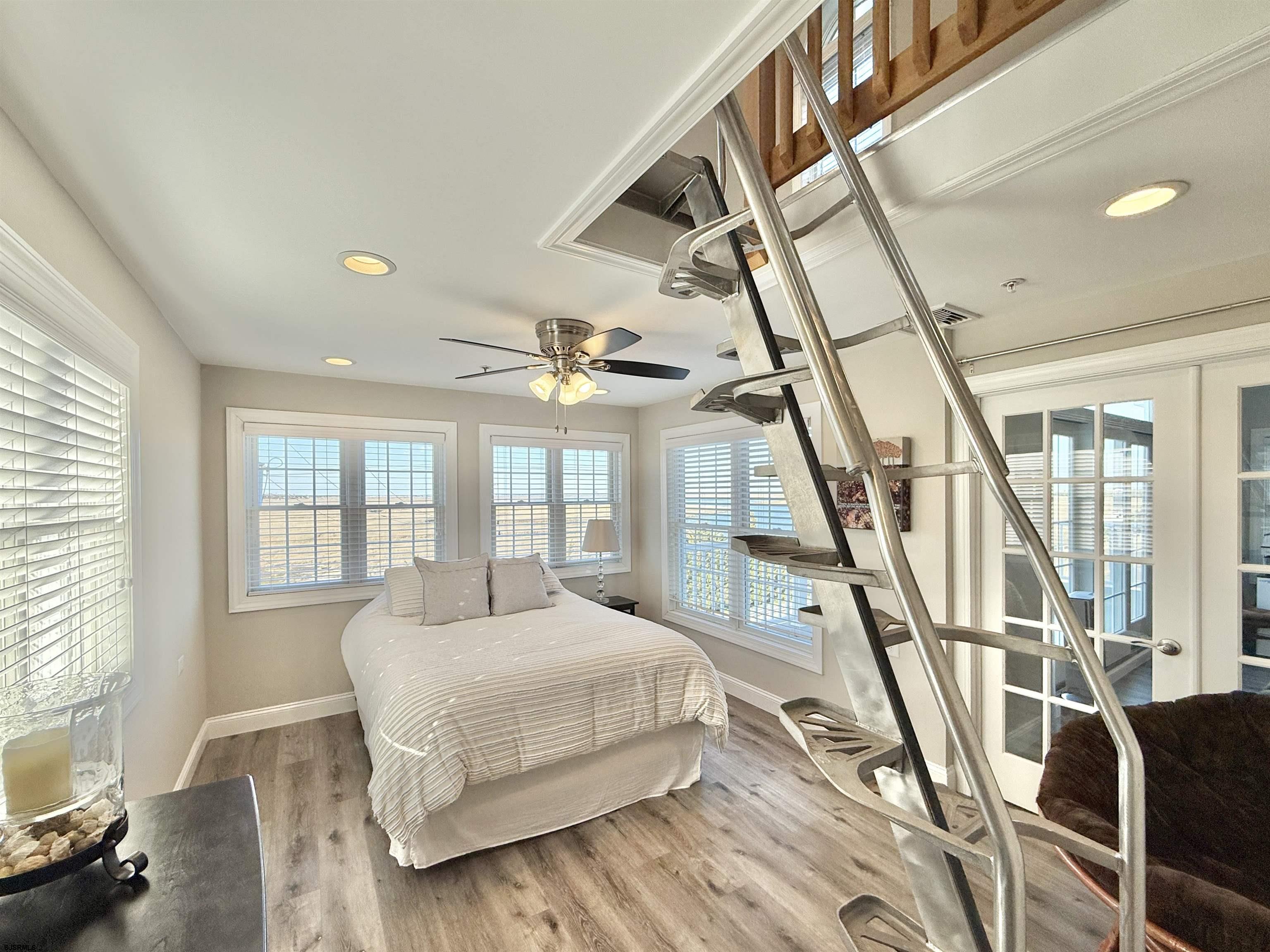 110 E Maryland Avenue