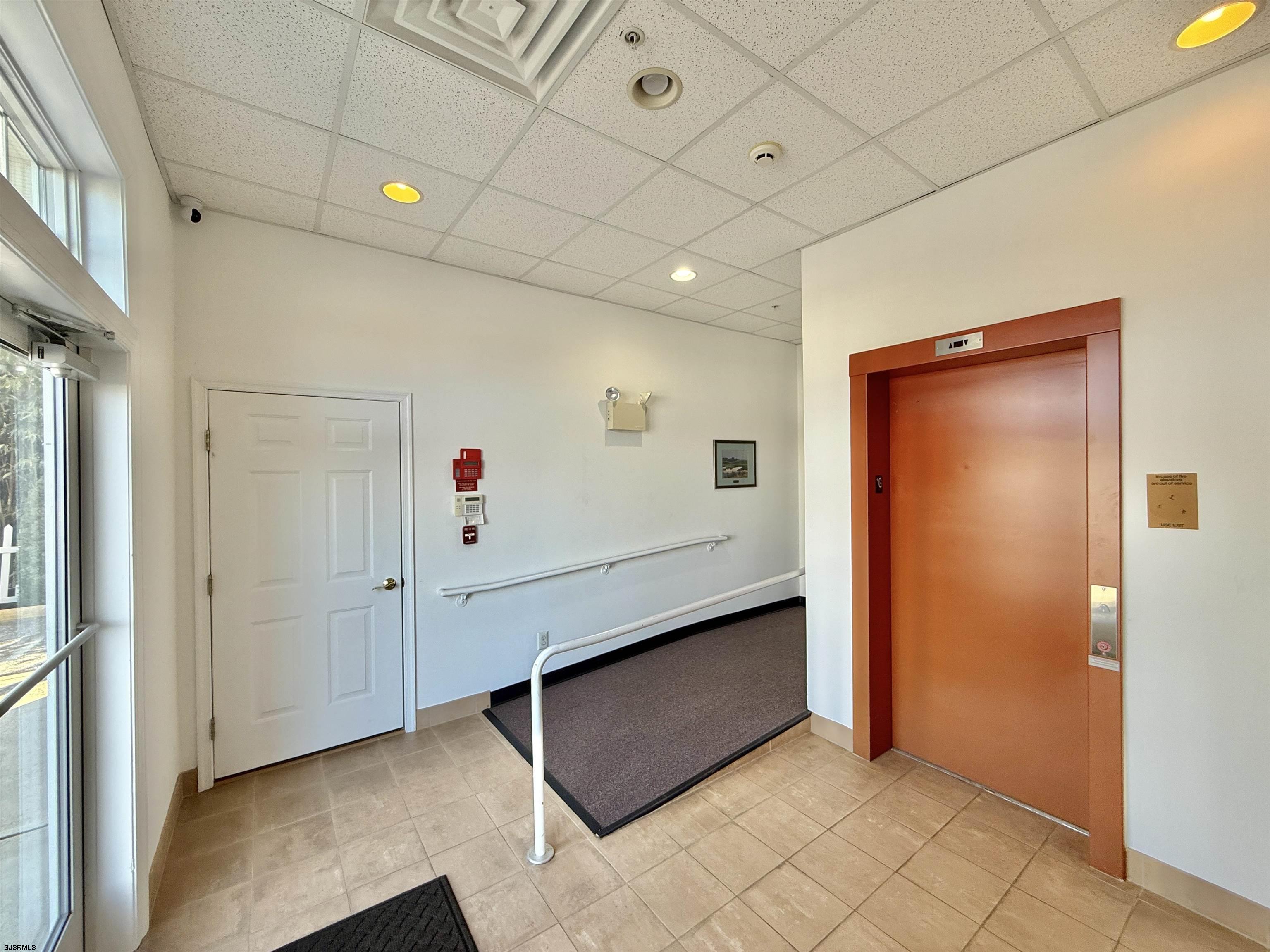 110 E Maryland Avenue - Picture 4