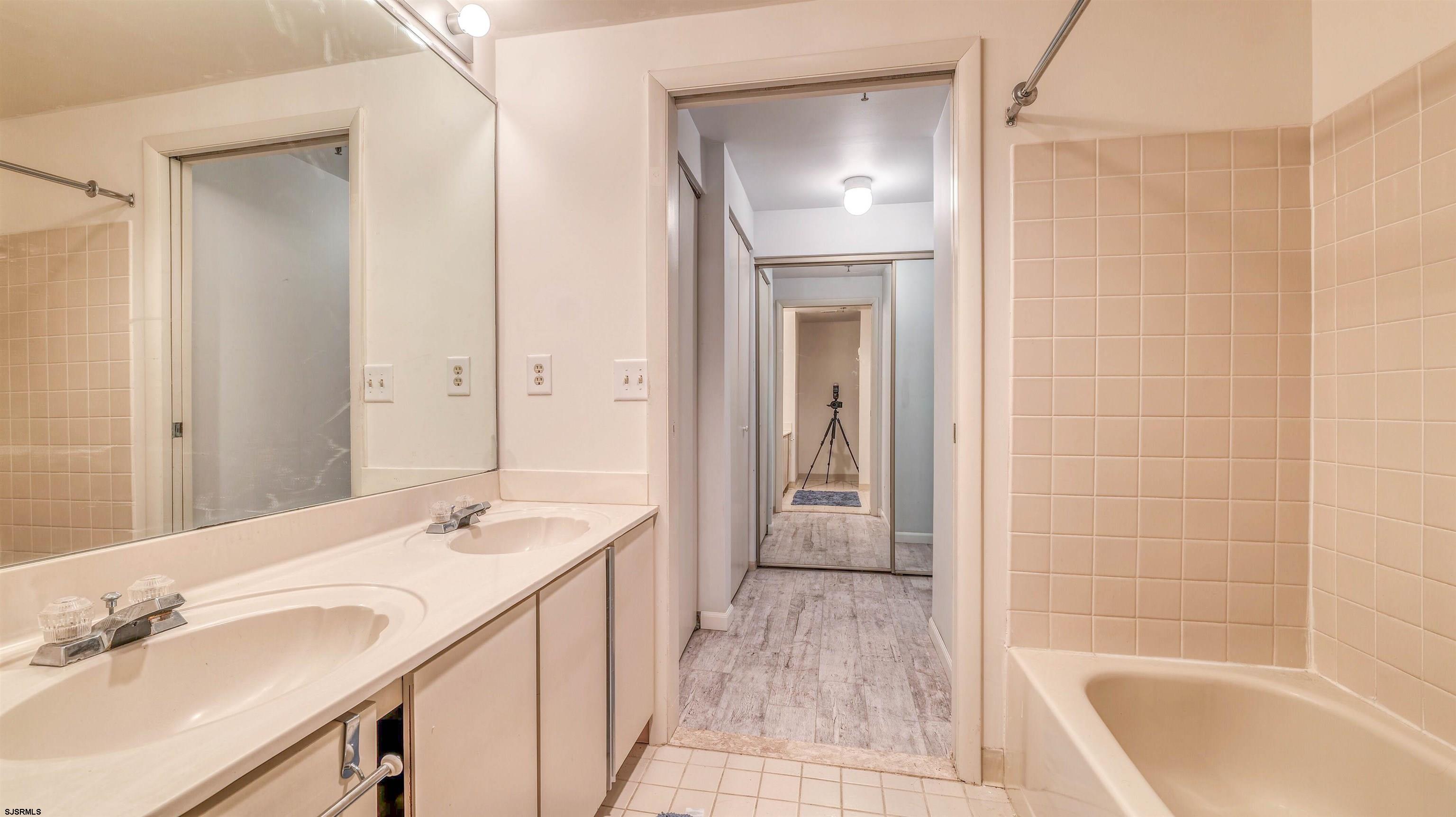 3101 Boardwalk 1806-1 Blvd