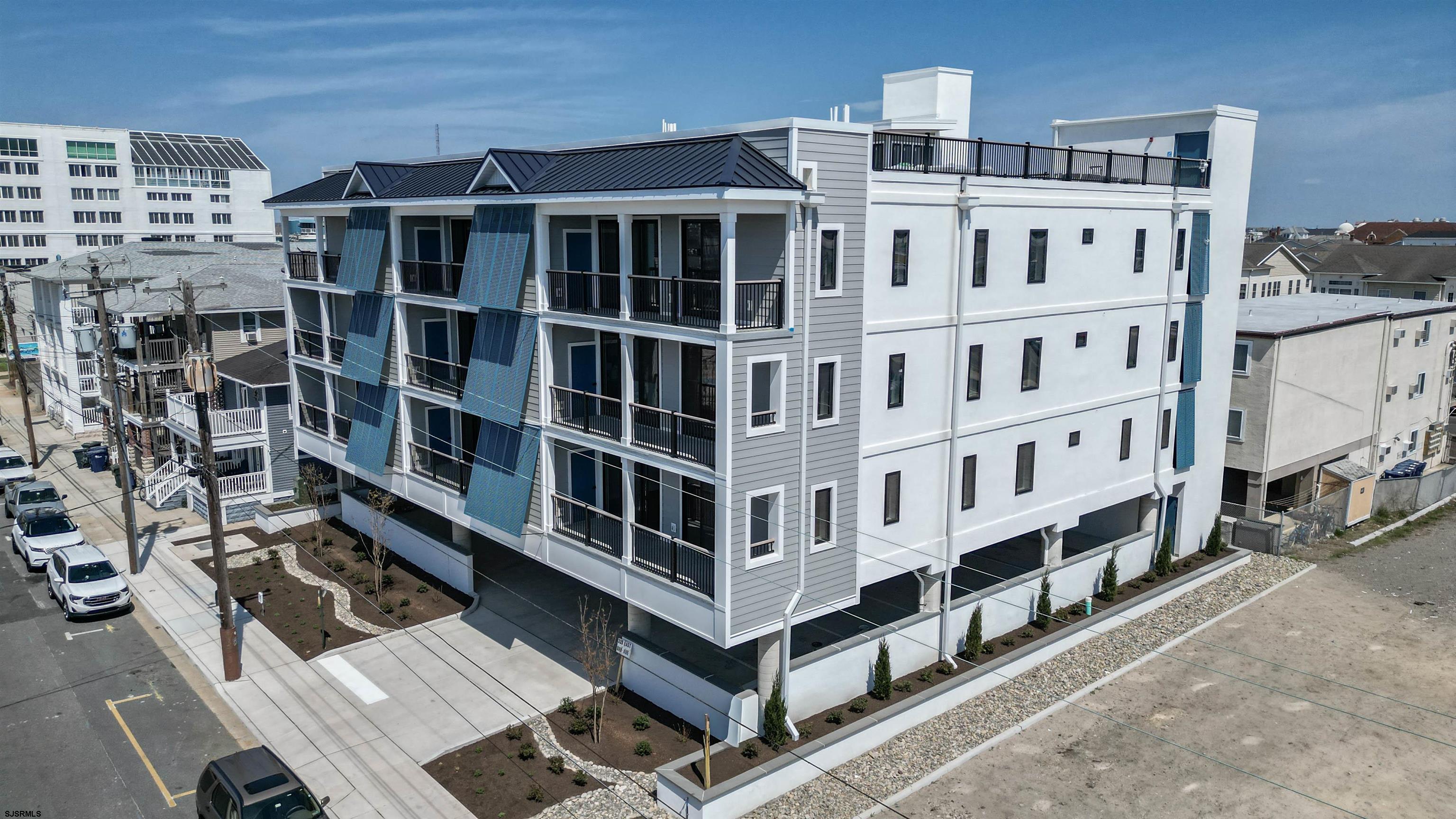  323 E Oak Avenue - Wildwood