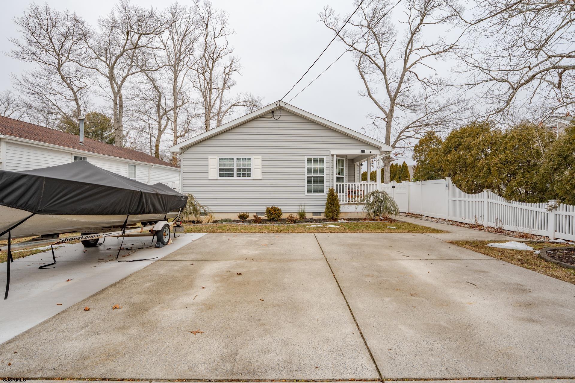  410 W Vernon Avenue - Linwood