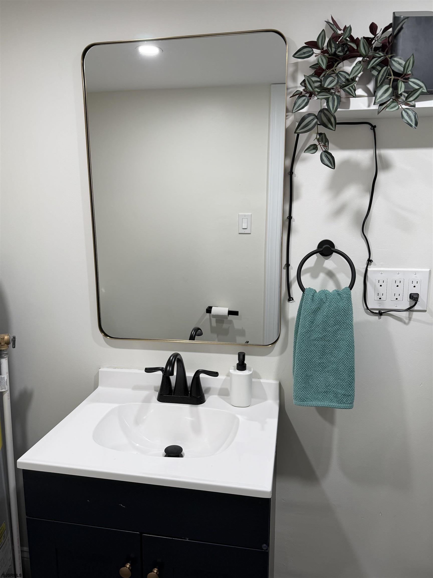 110 W Buttercup Road