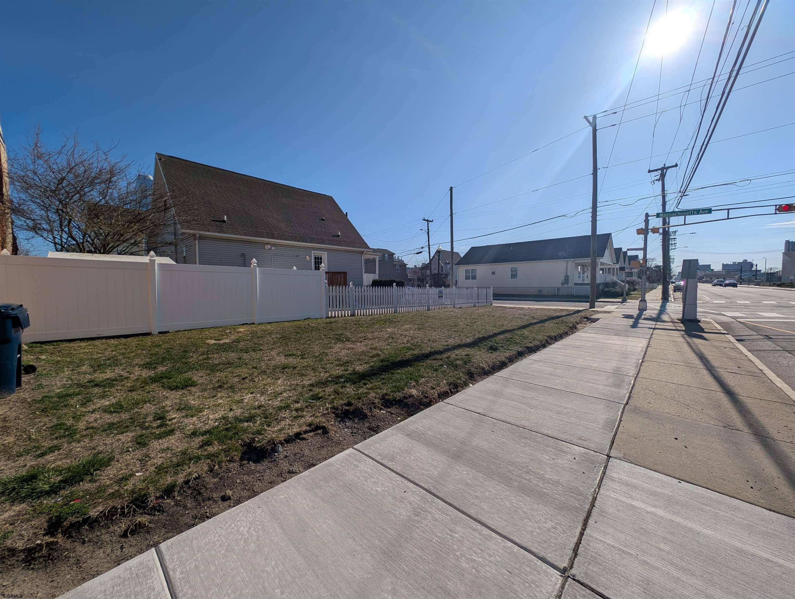 137 N Massachusetts Avenue