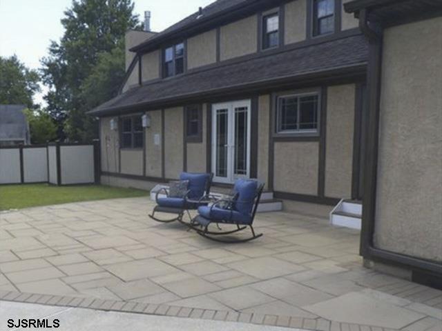 110 E LakeView Dr
