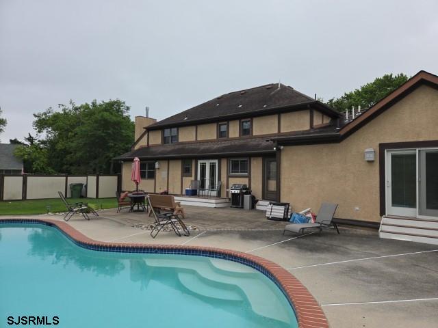 110 E LakeView Dr