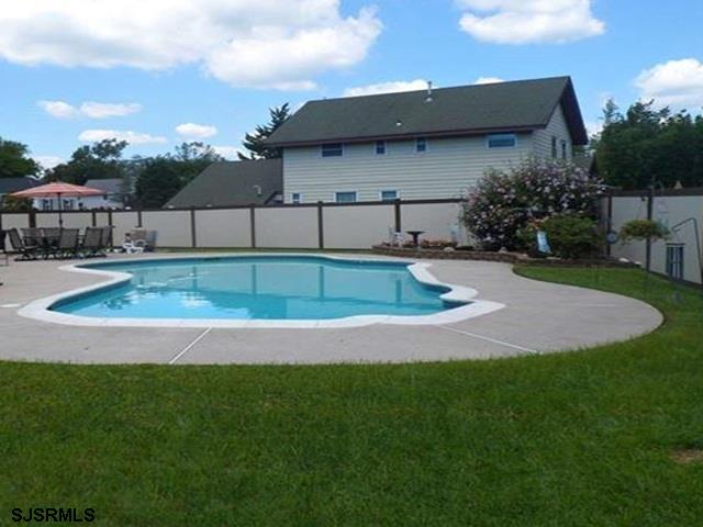 110 E LakeView Dr