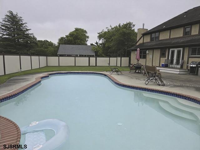 110 E LakeView Dr