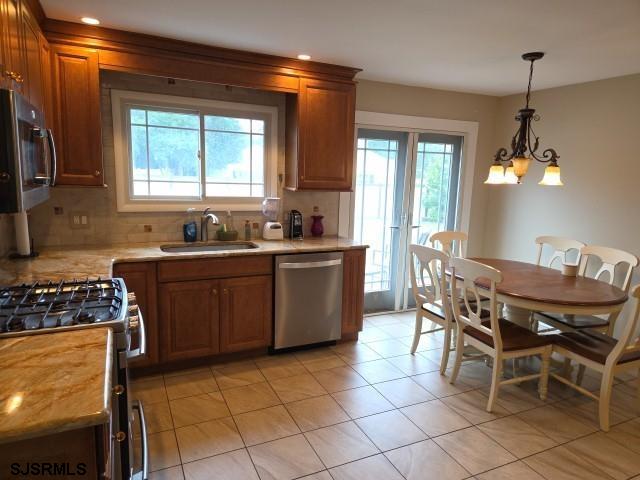 110 E LakeView Dr - Picture 2