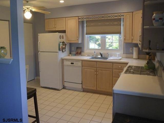 110 E LakeView Dr