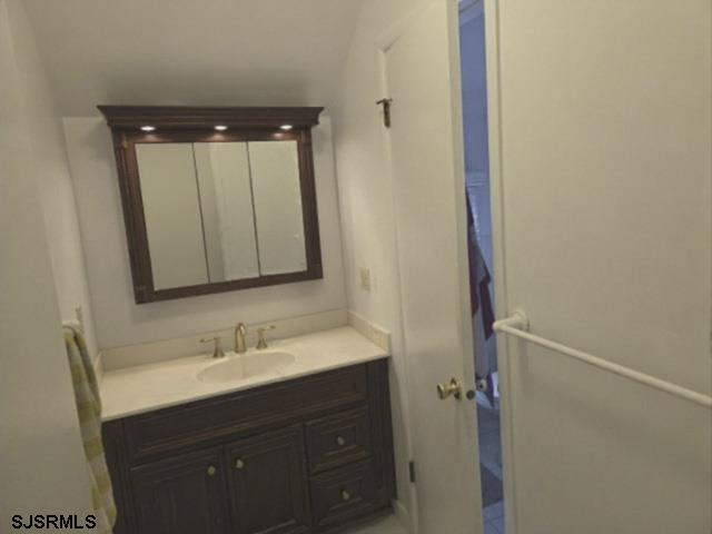 110 E LakeView Dr