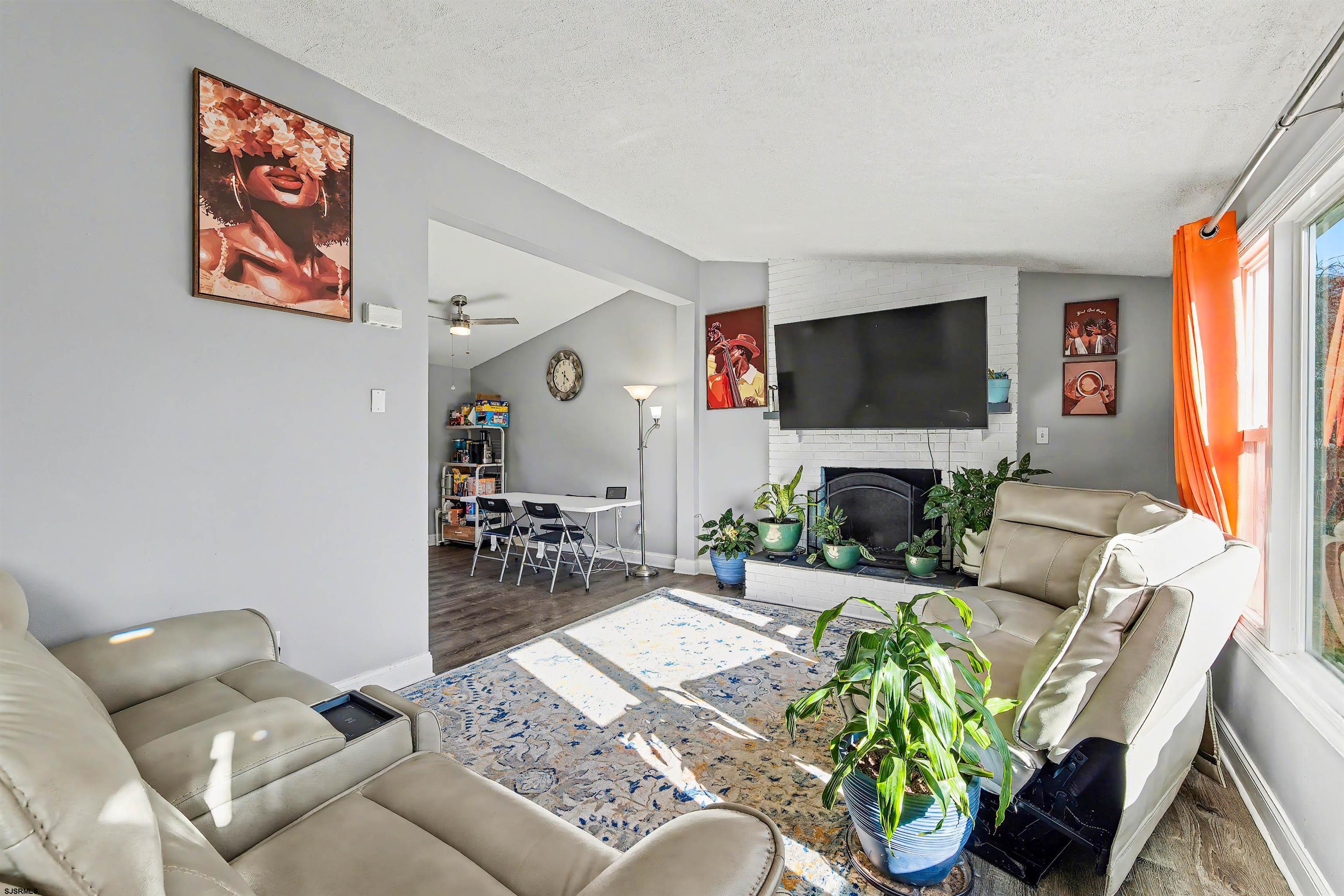 804 Fernwood Avenue - Picture 1