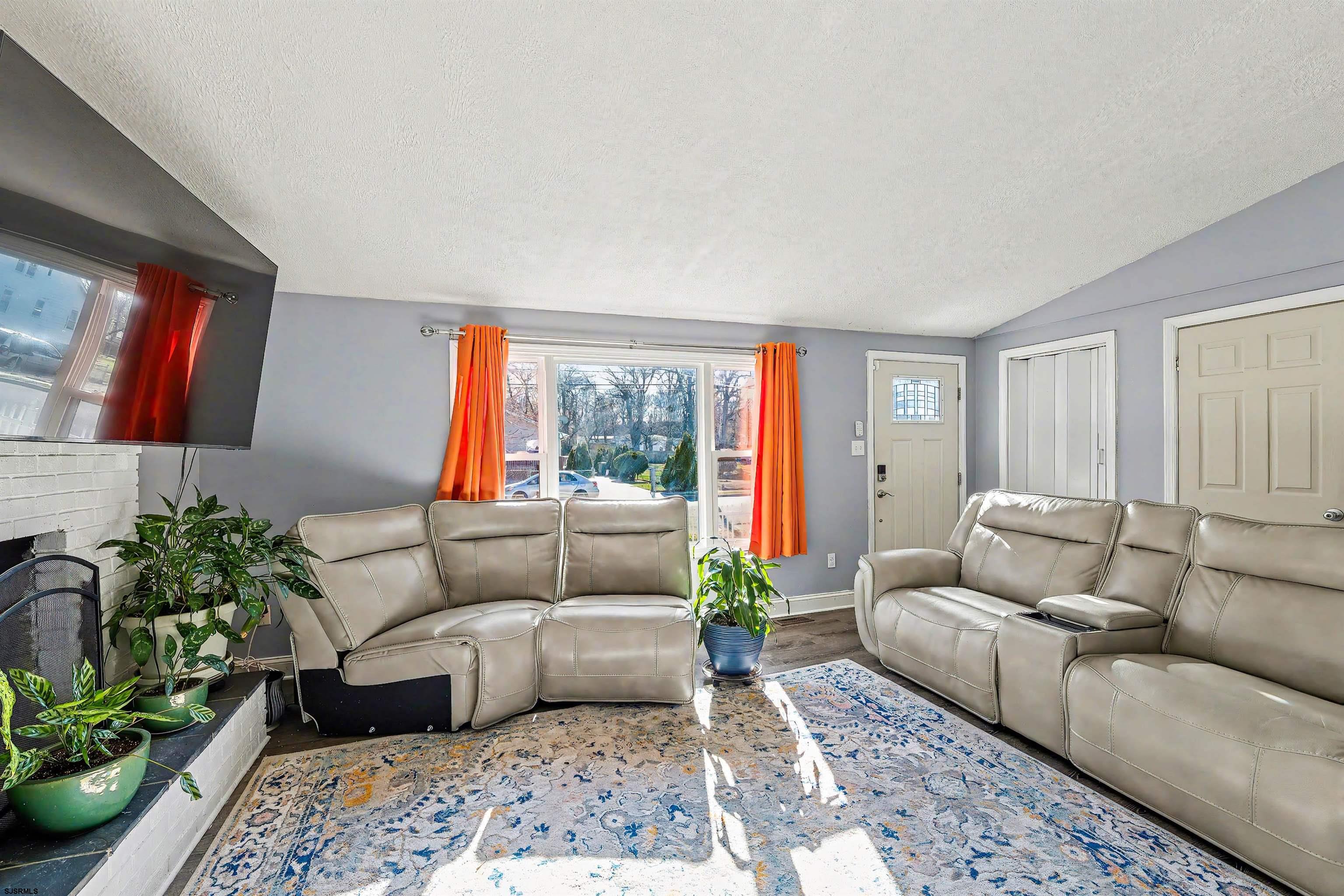 804 Fernwood Avenue - Picture 2