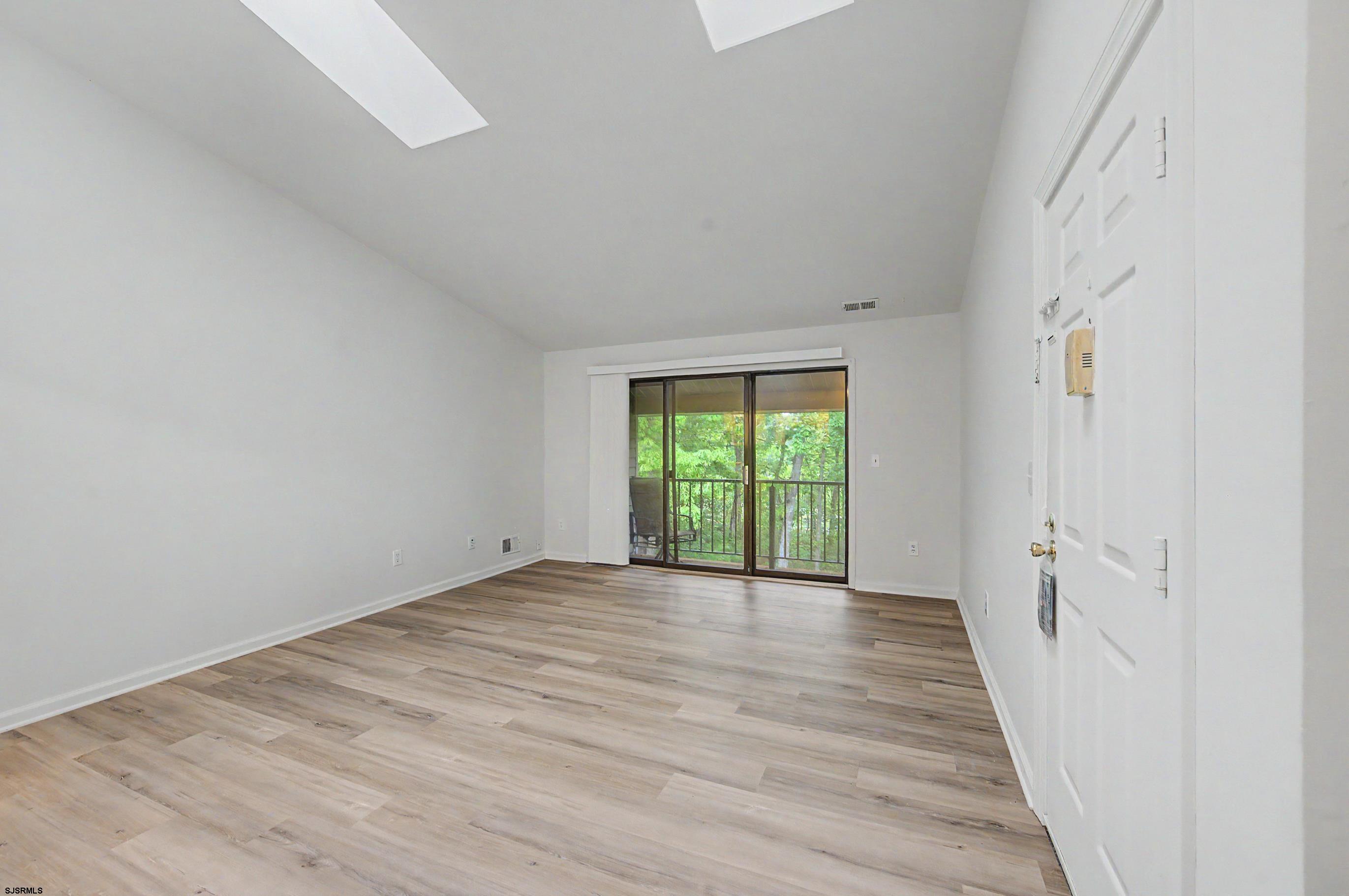 24 Federal Ct - Picture 4