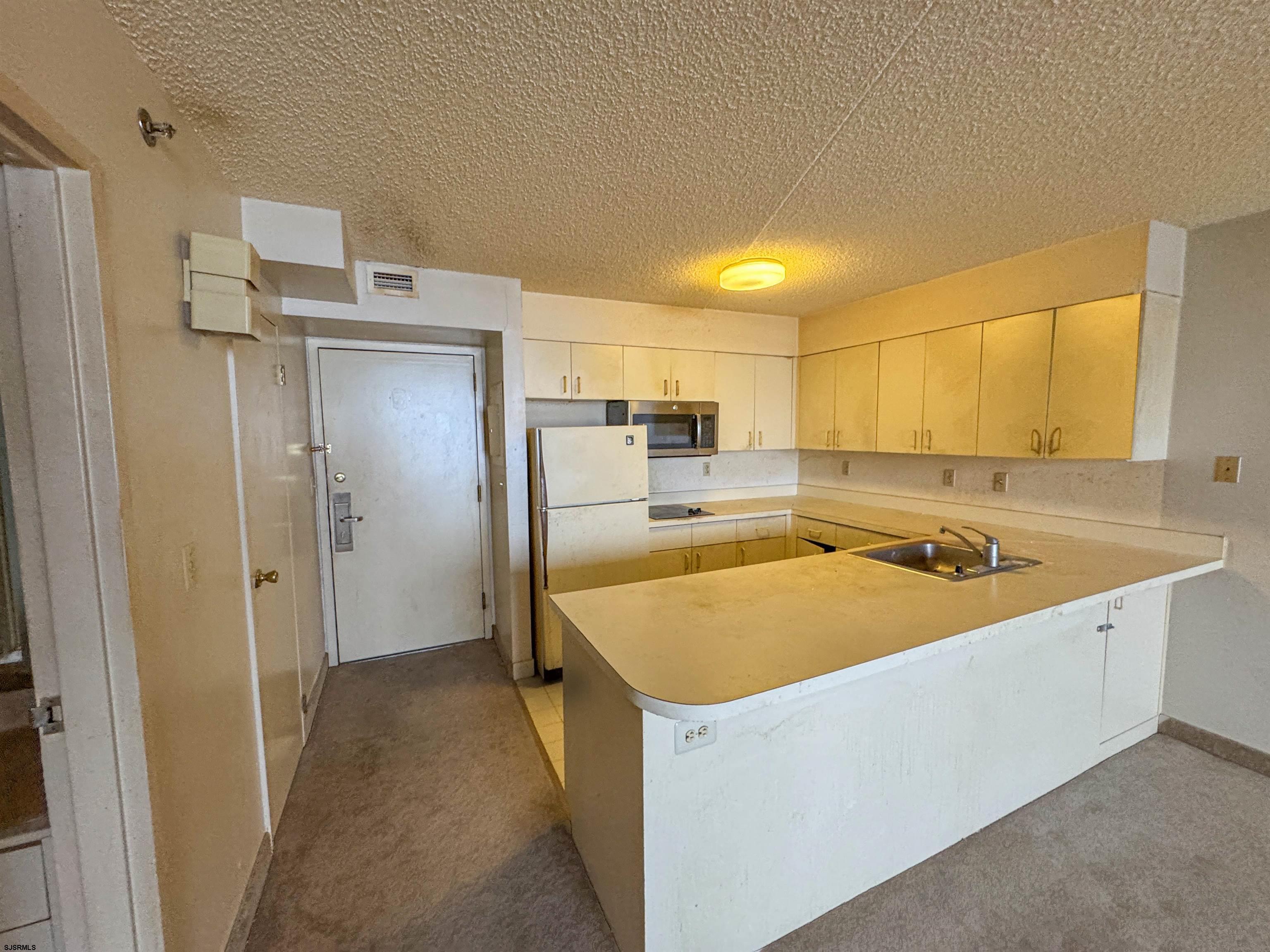 1515 Boardwalk - Picture 2