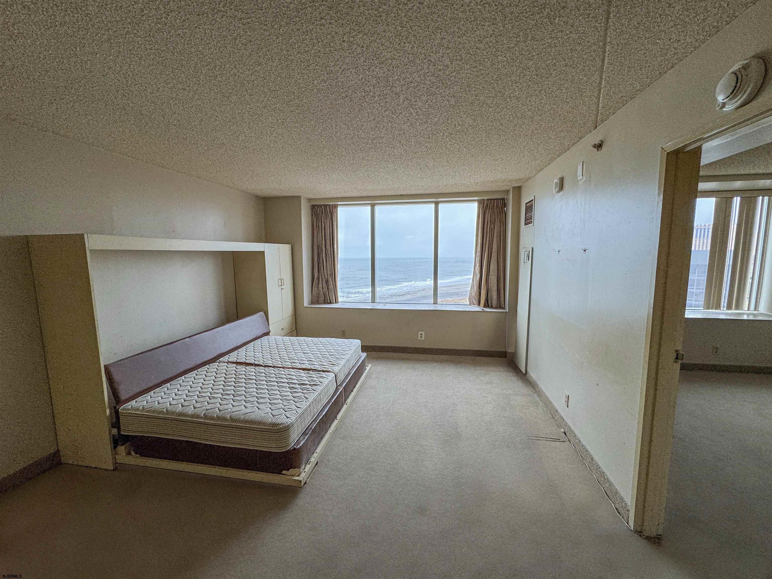 1515 Boardwalk - Picture 3