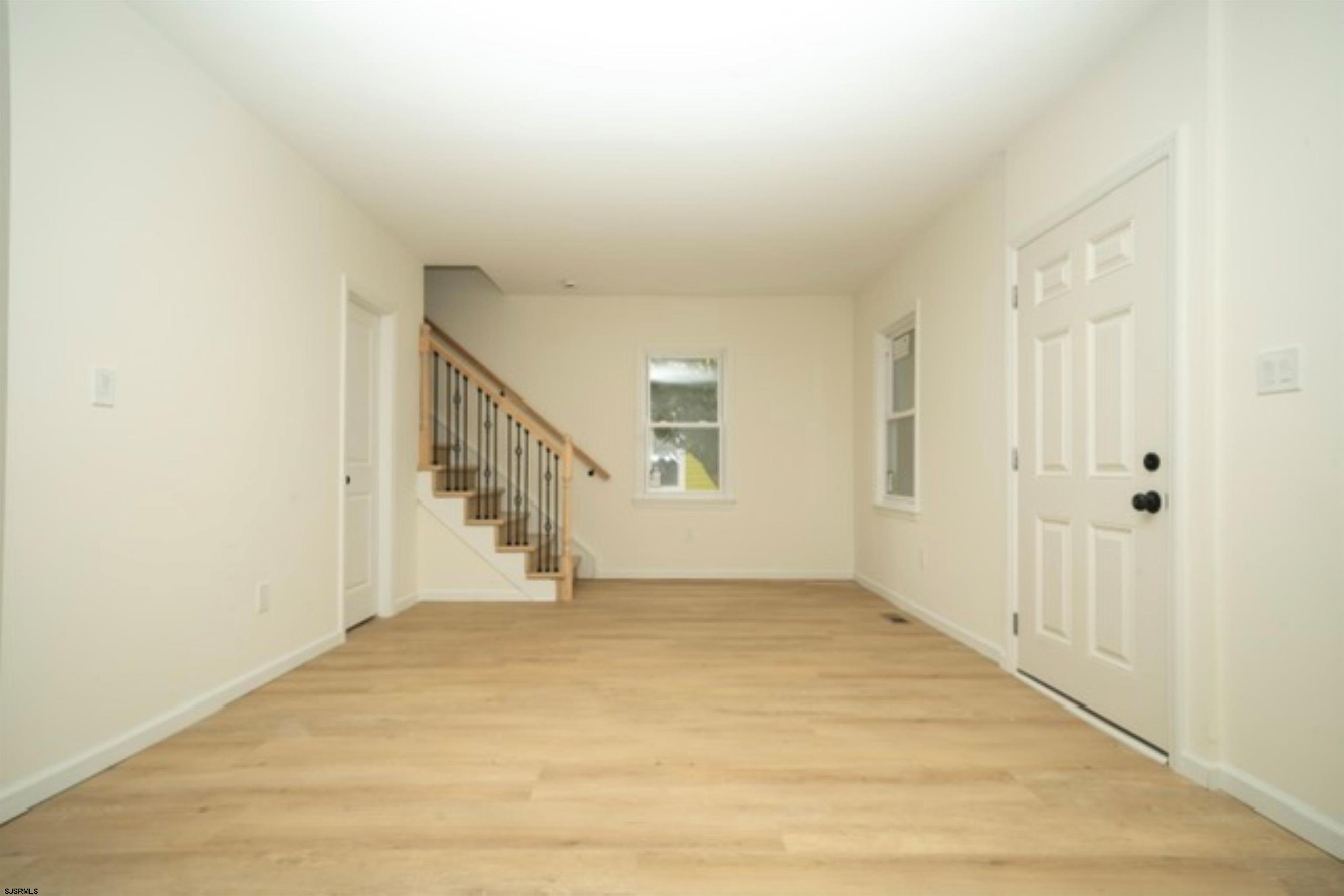 115 ryon ave - Picture 1