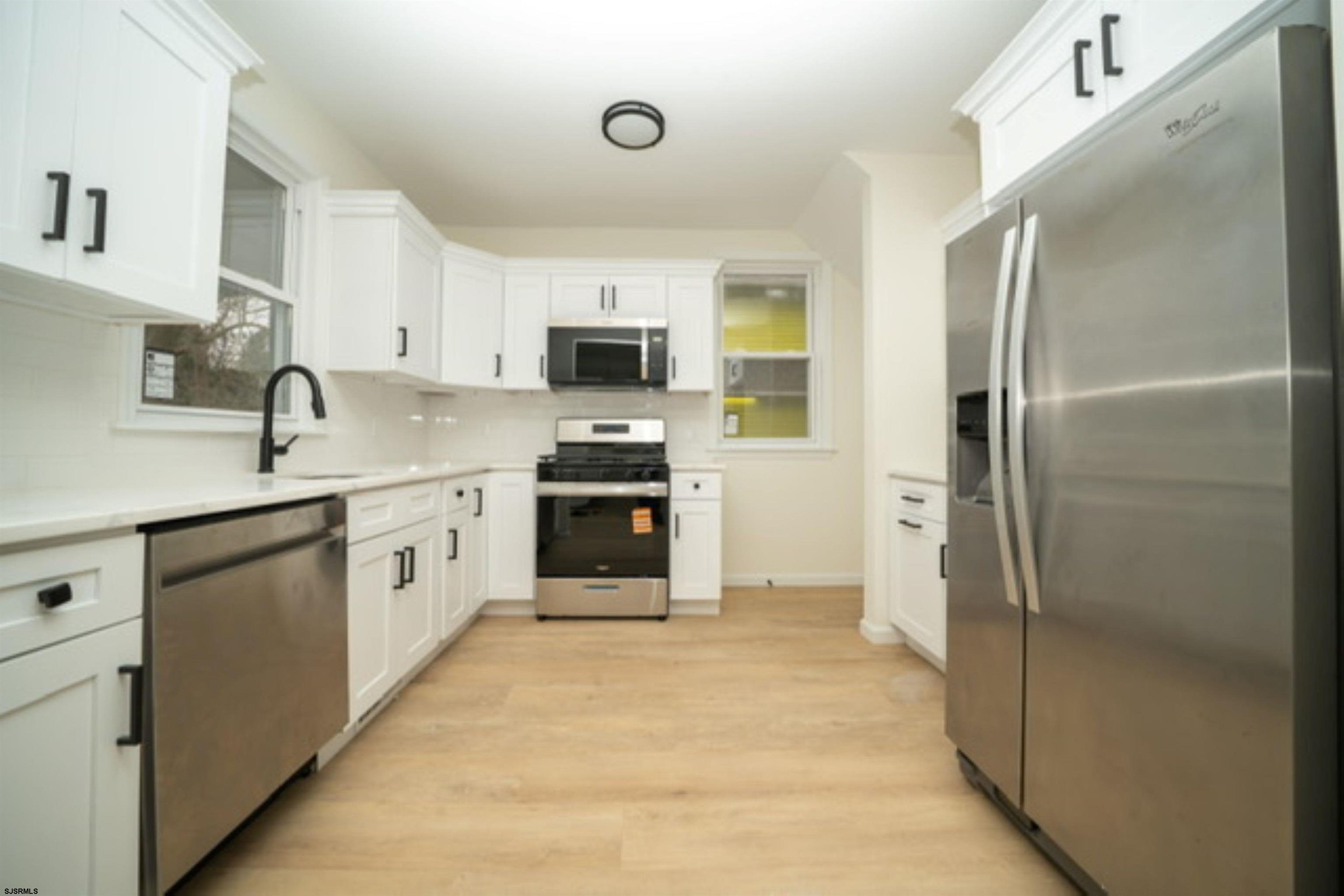 115 ryon ave - Picture 3