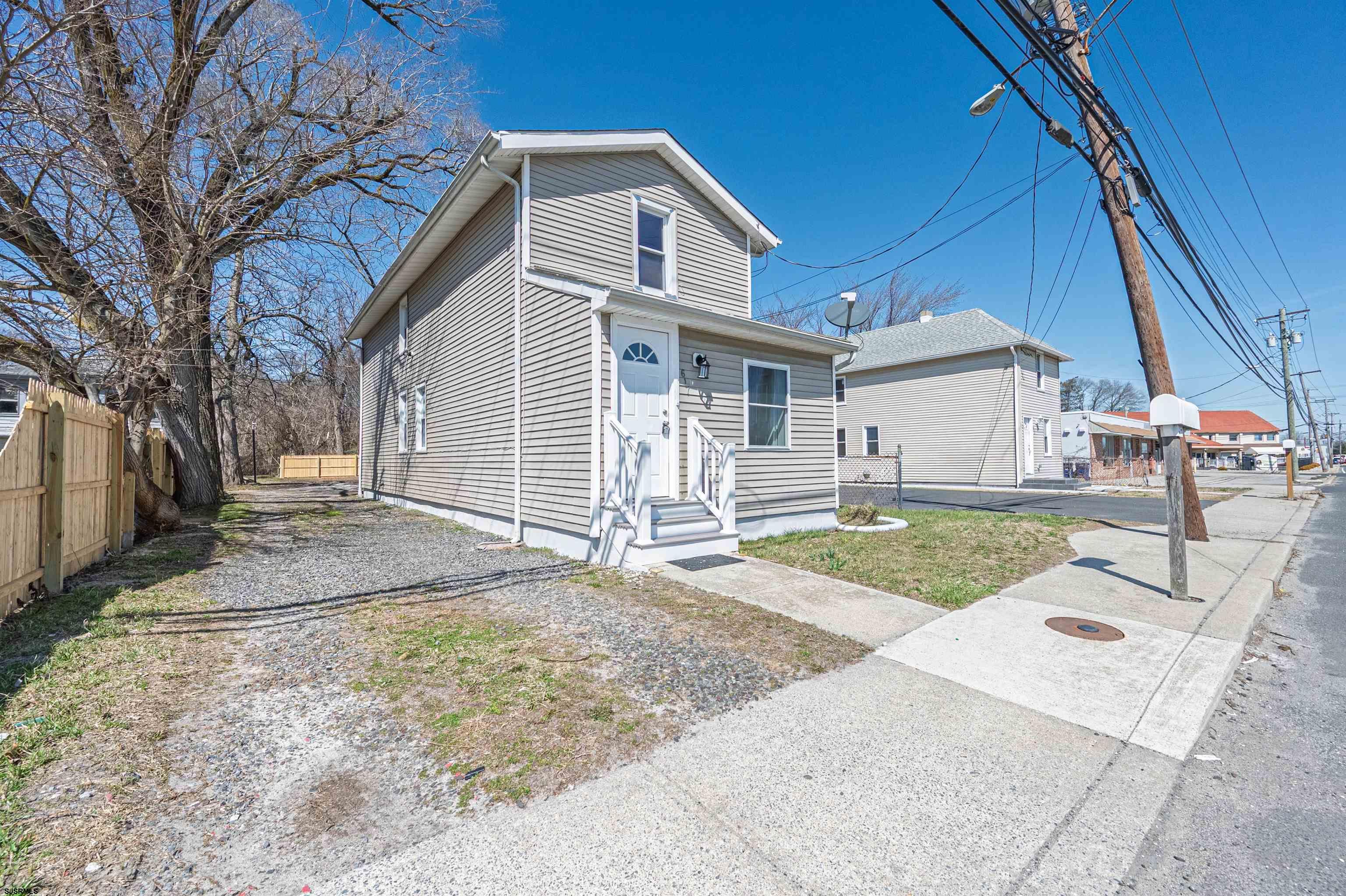 617 S New Rd - Picture 2