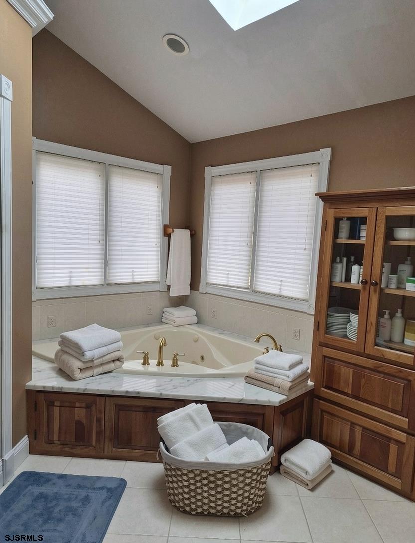 751 Lakehurst Avenue - Picture 4