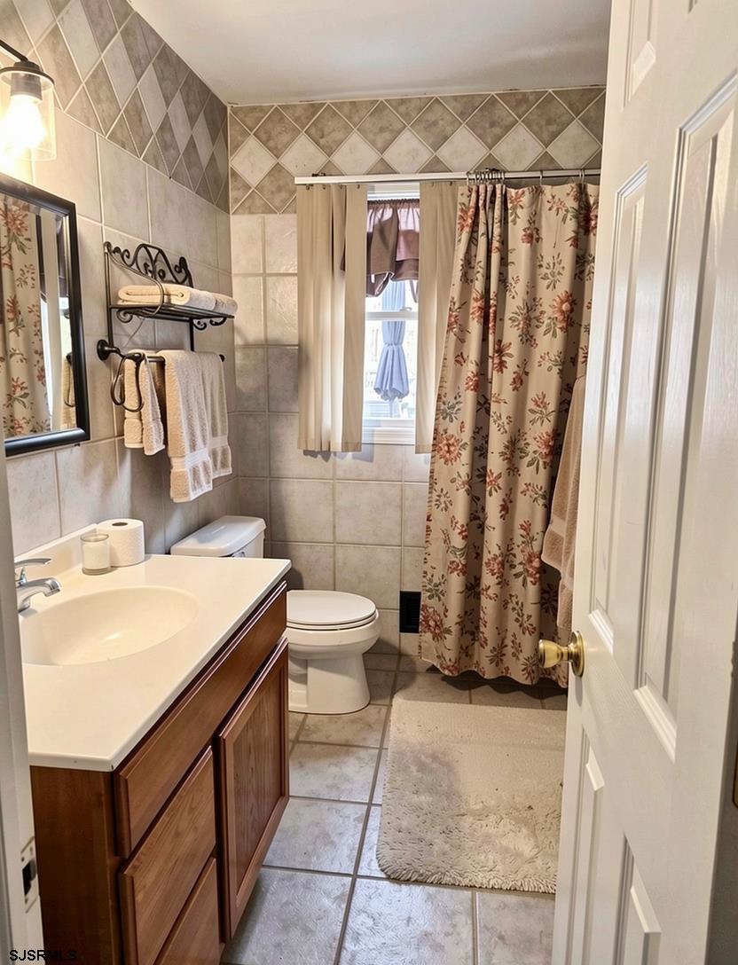 751 Lakehurst Avenue