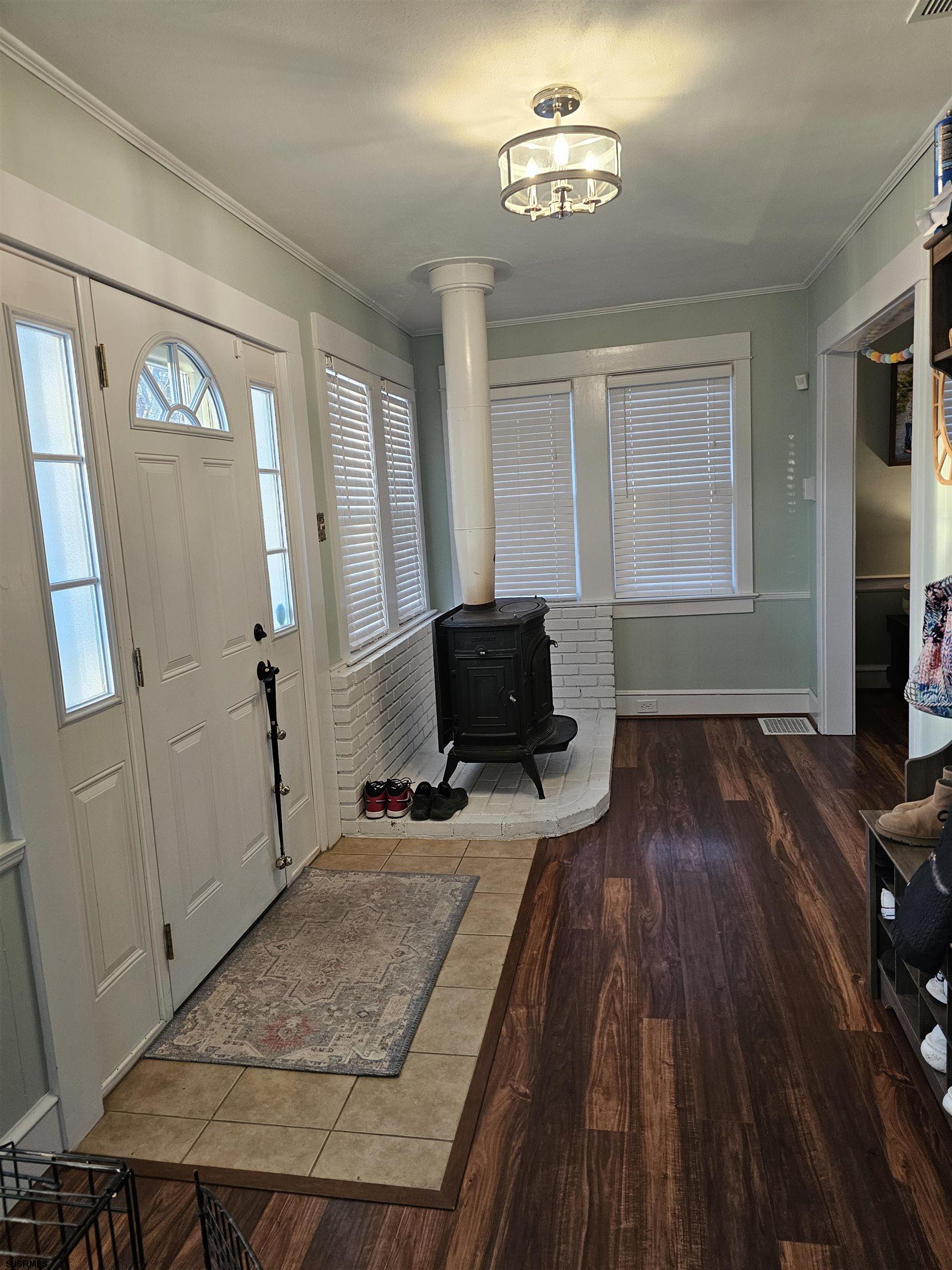 216 Marlin Road - Picture 1