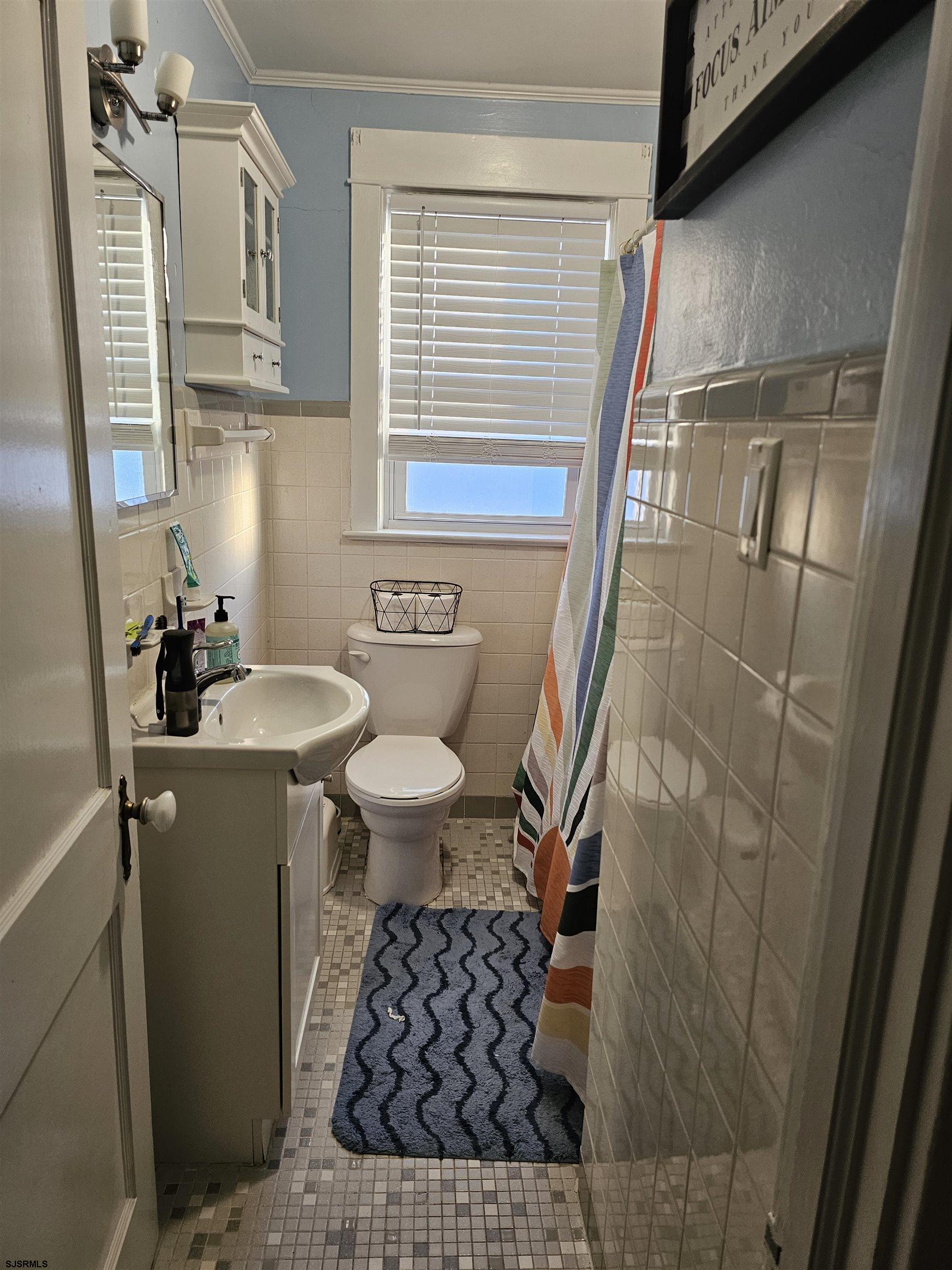 216 Marlin Road - Picture 4