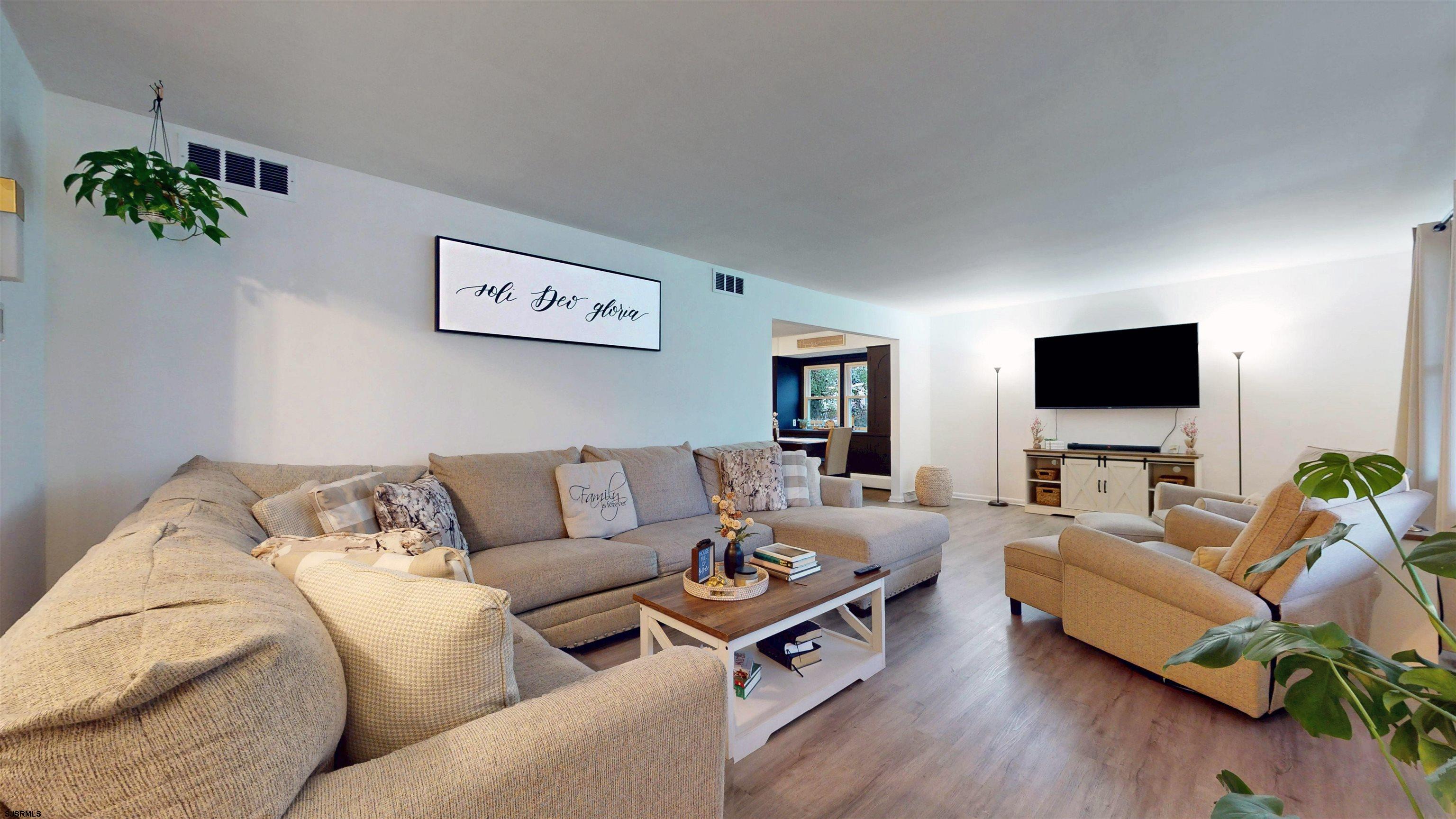 2459 Buttonwood Dr - Picture 4