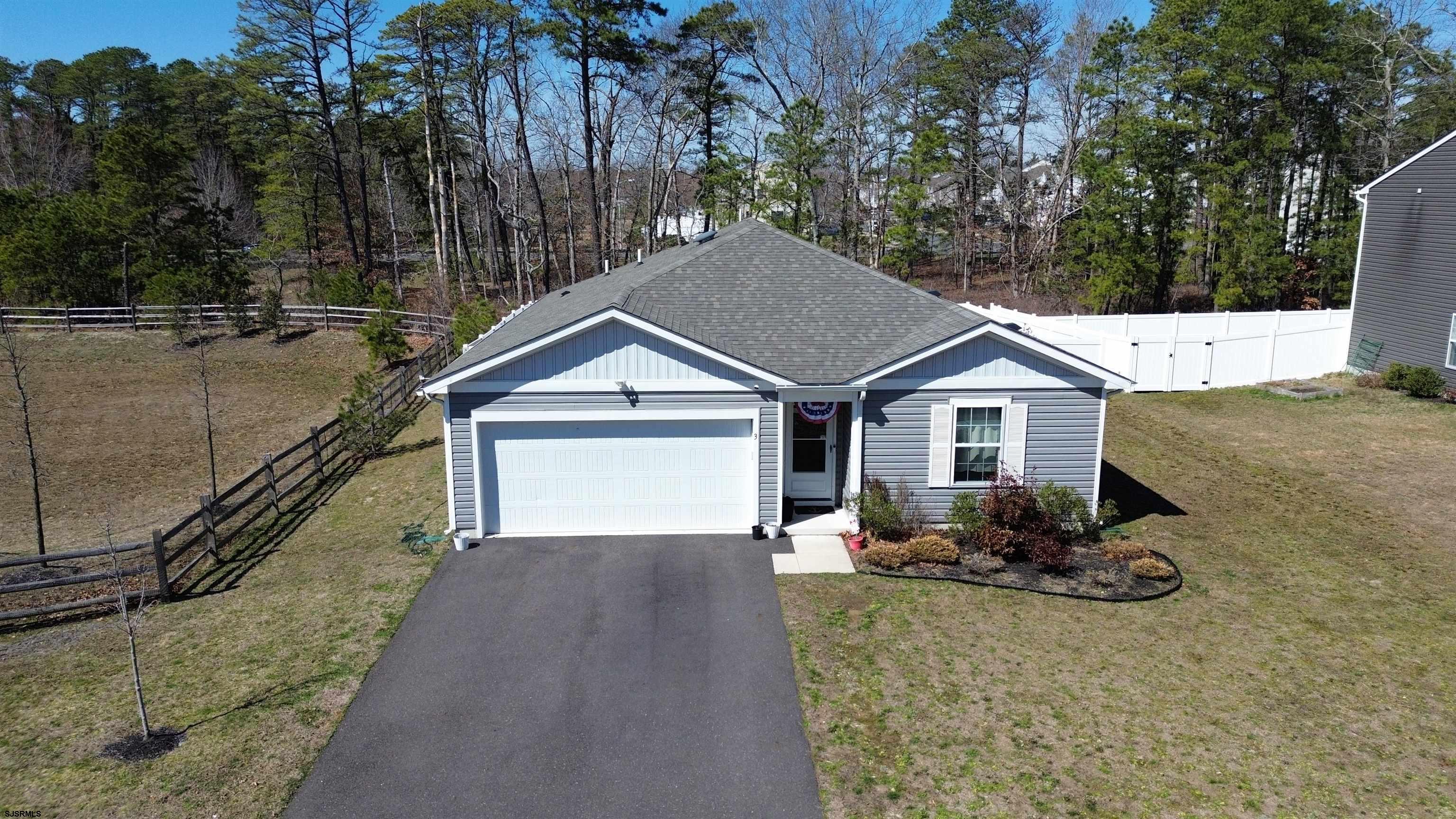 3 Pin Oak Dr - Hamilton Township