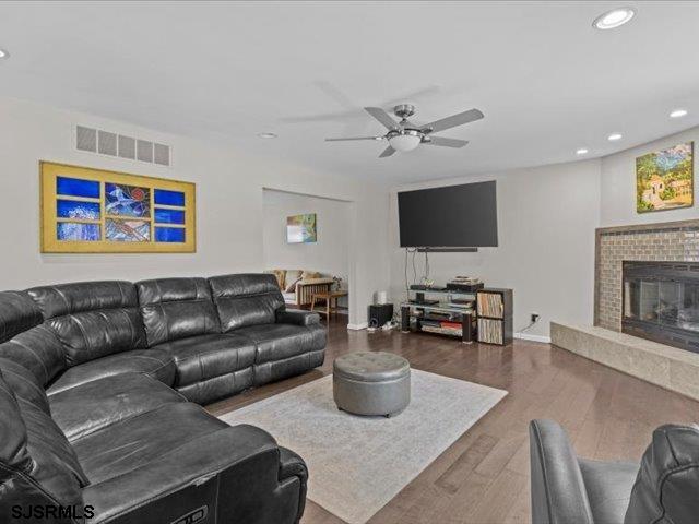 29 Buckingham Dr
