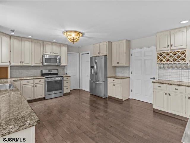 29 Buckingham Dr