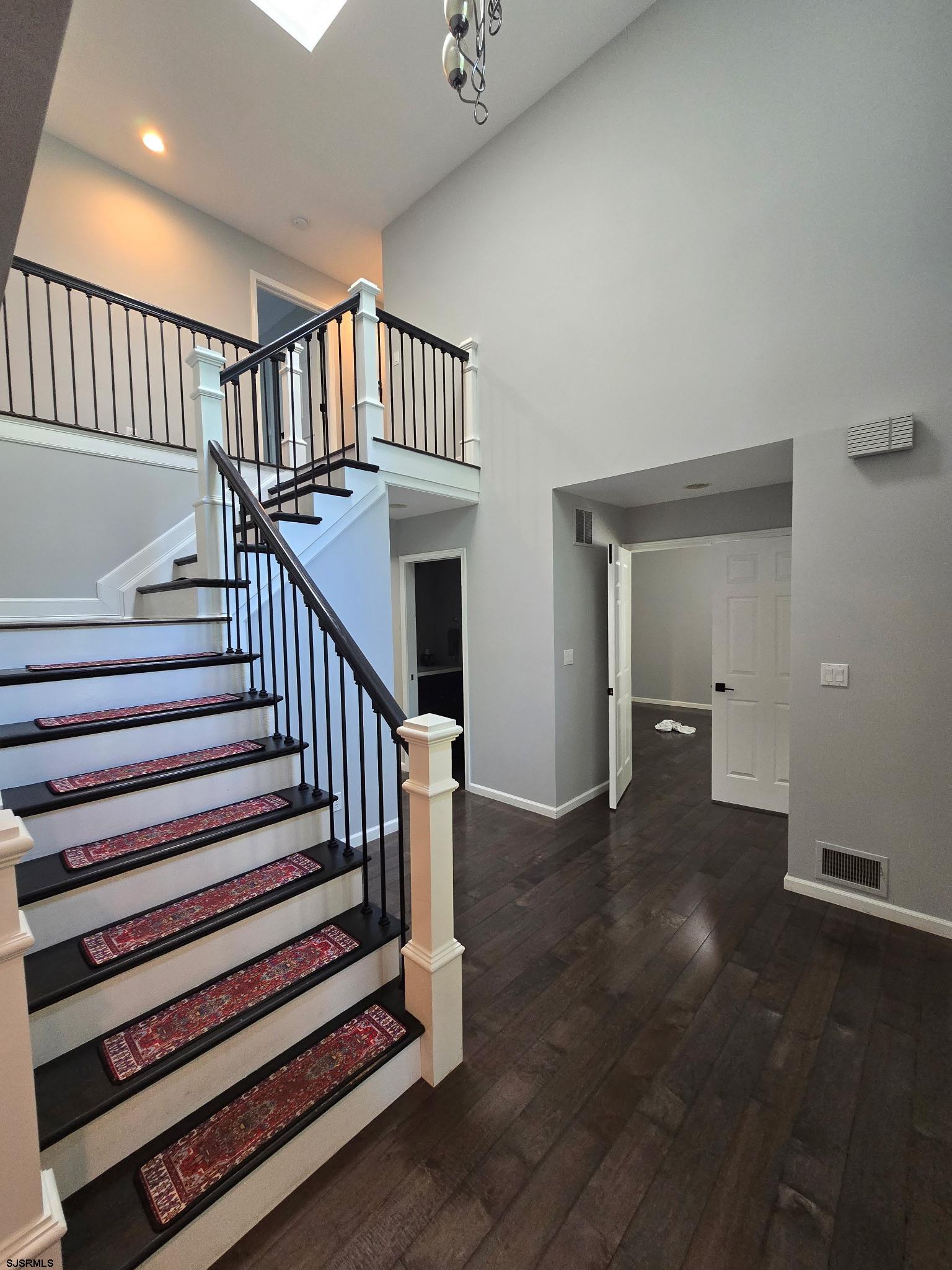 29 Buckingham Dr