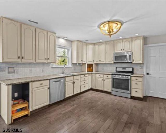 29 Buckingham Dr