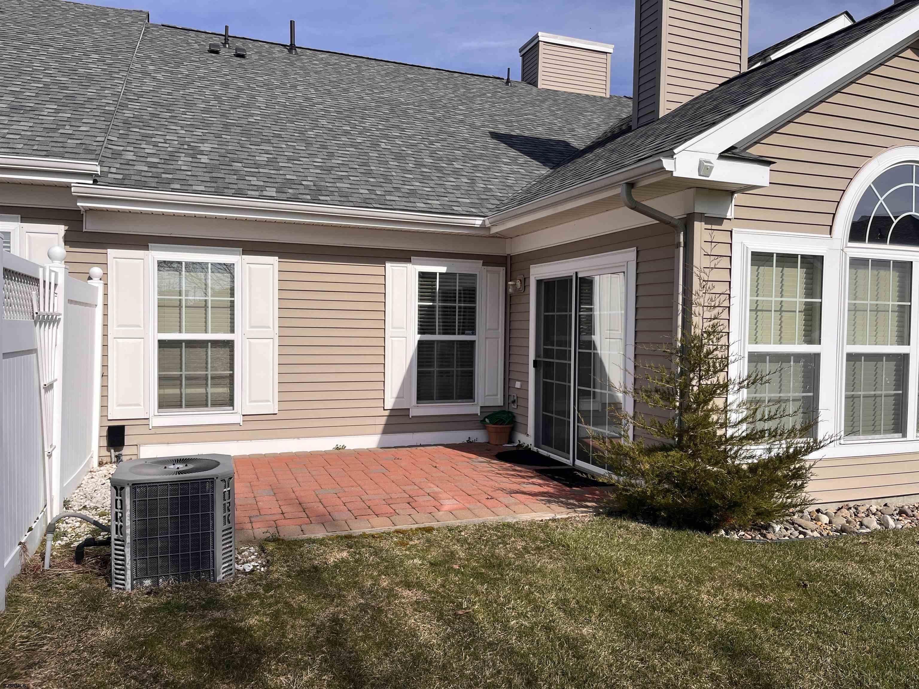 1731 S Shore Road - Picture 2