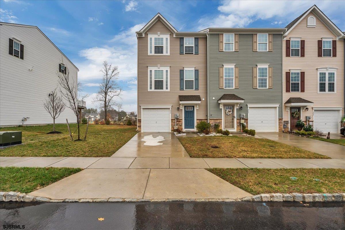 204 Freedom Way - Picture 1