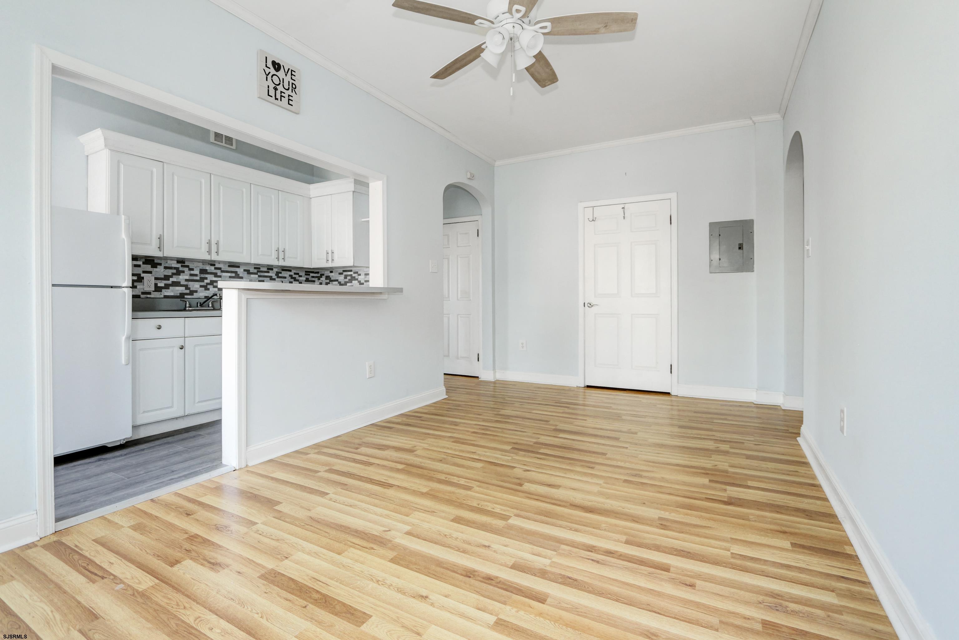 2 S Hartford Avenue - Picture 4