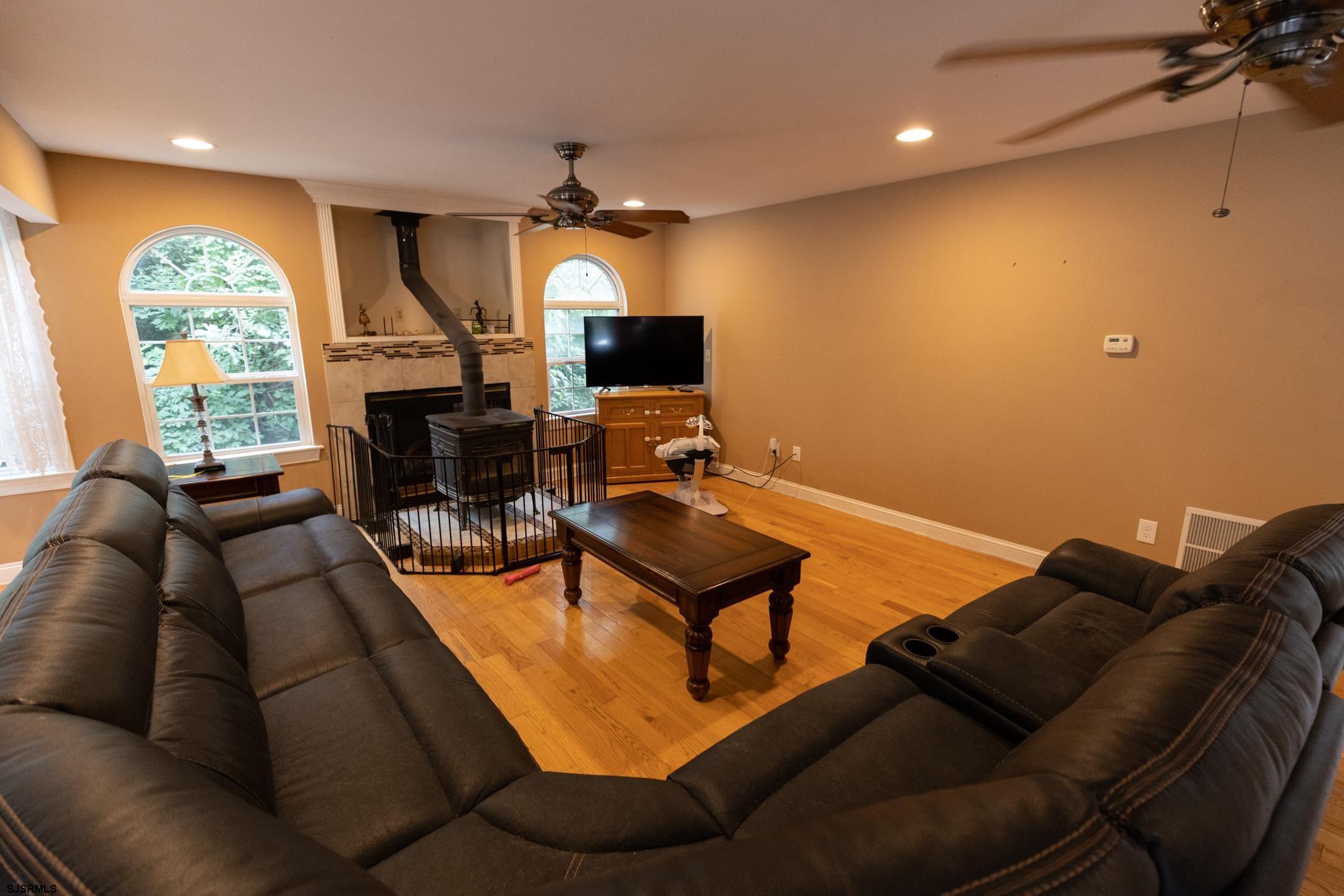 336 Old New York Rd Road