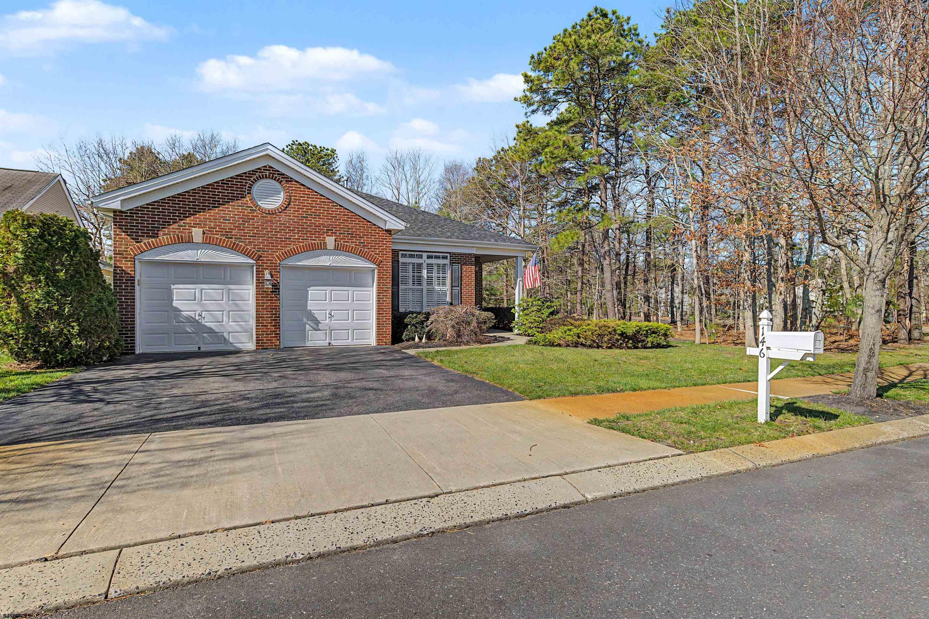 146 Saint Georges Dr - Picture 1