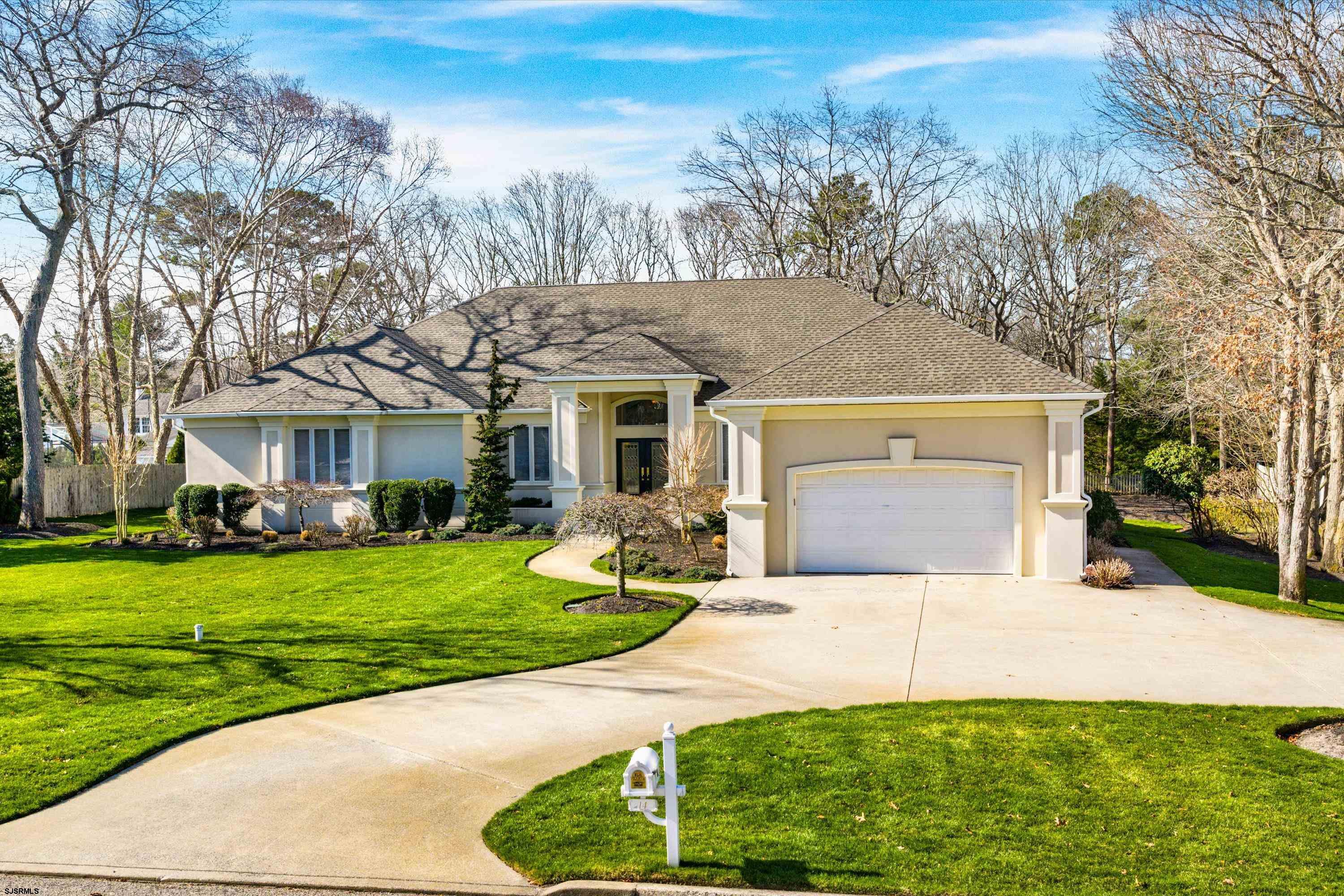 14 Caledonia Dr - Picture 1