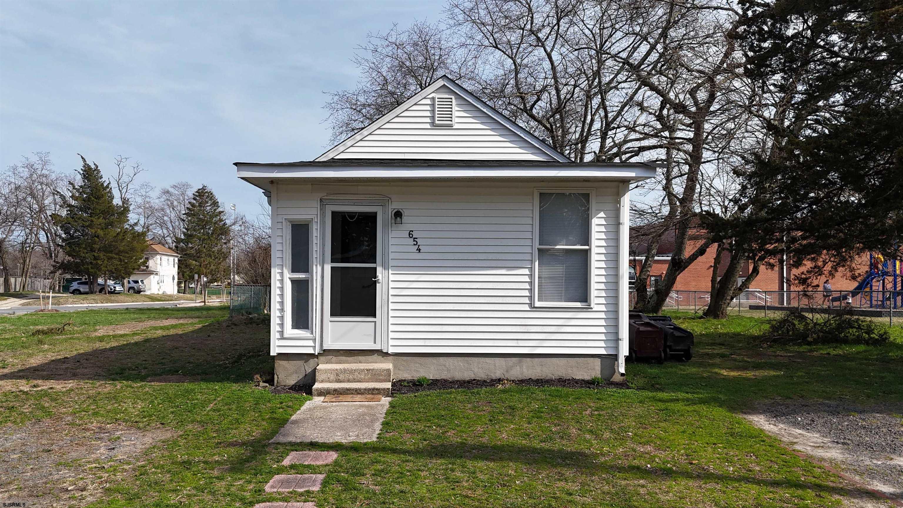 654 Cincinnati Avenue