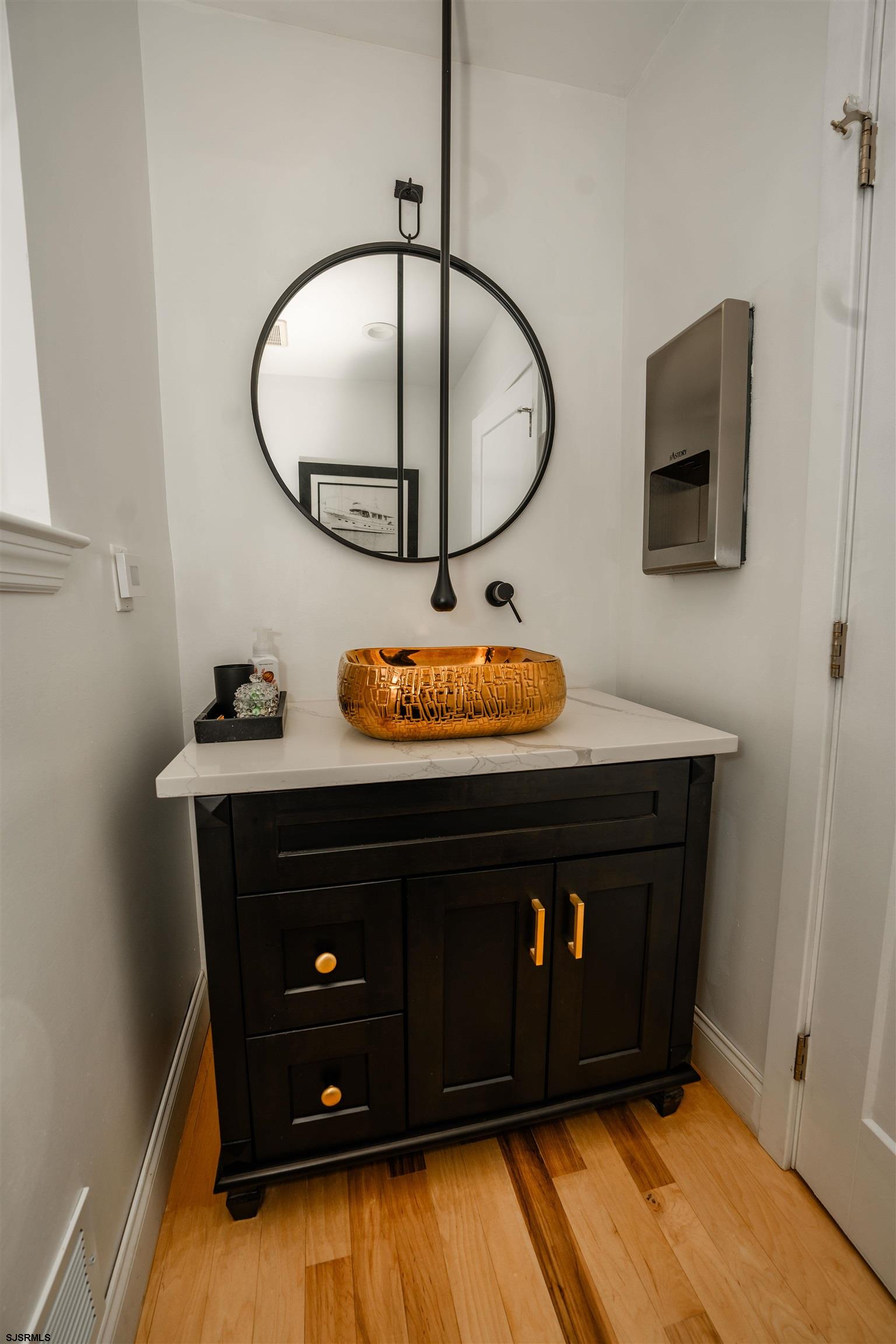 316 N Suffolk Avenue