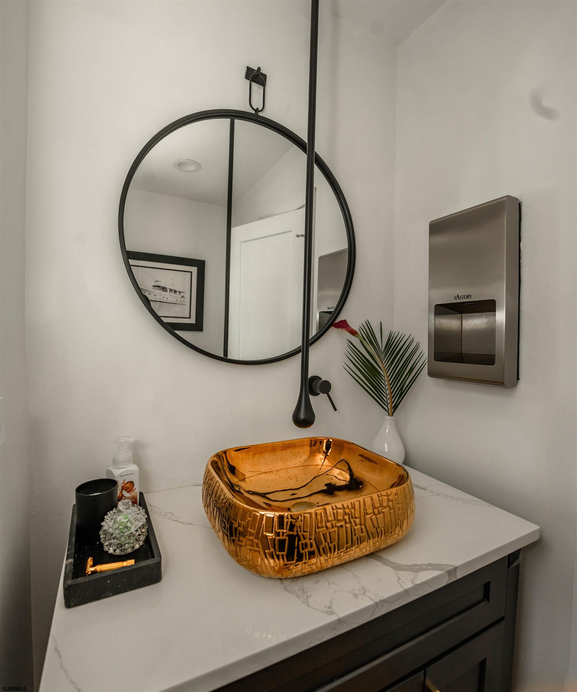 316 N Suffolk Avenue