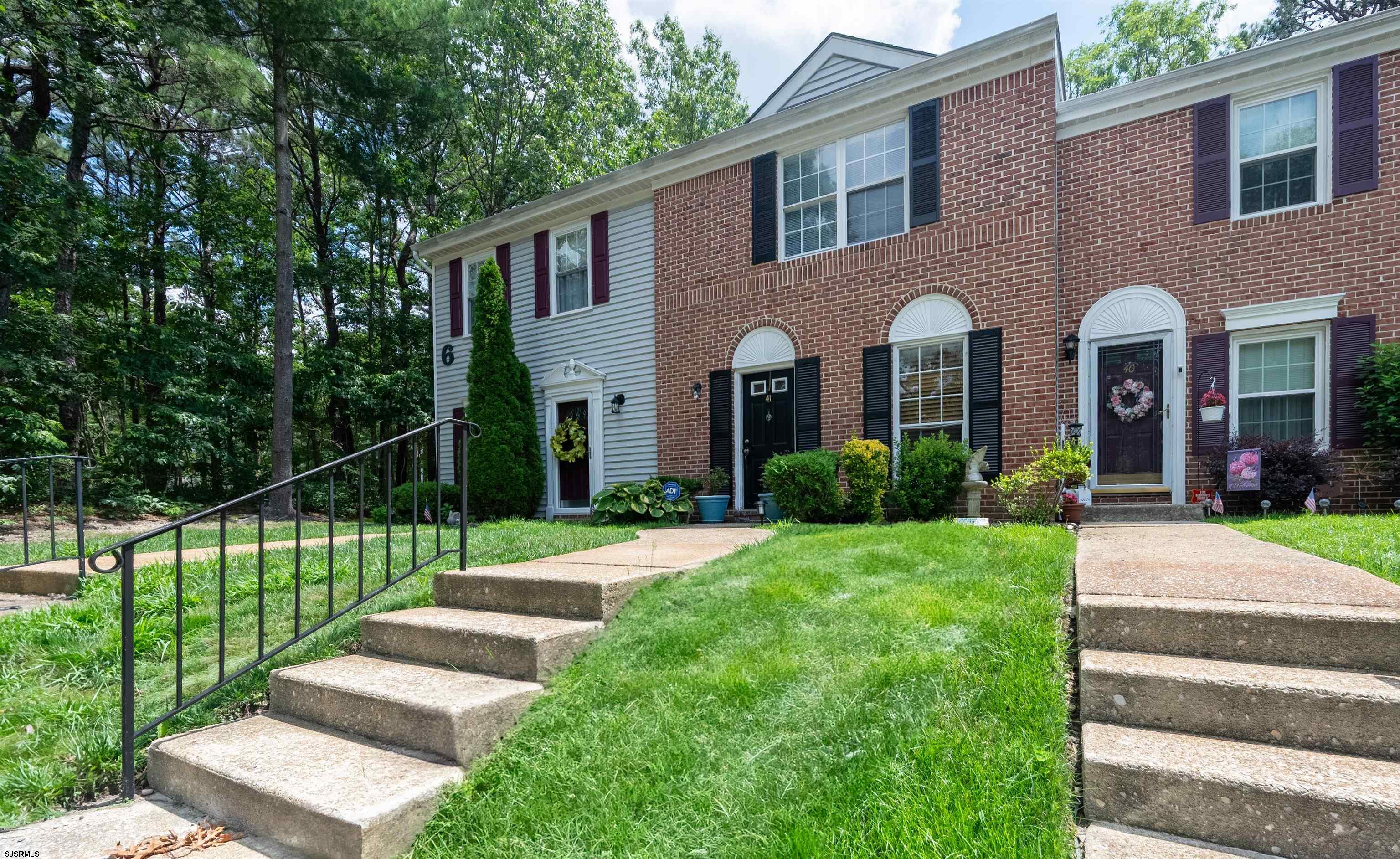 41 Seneca - Picture 1