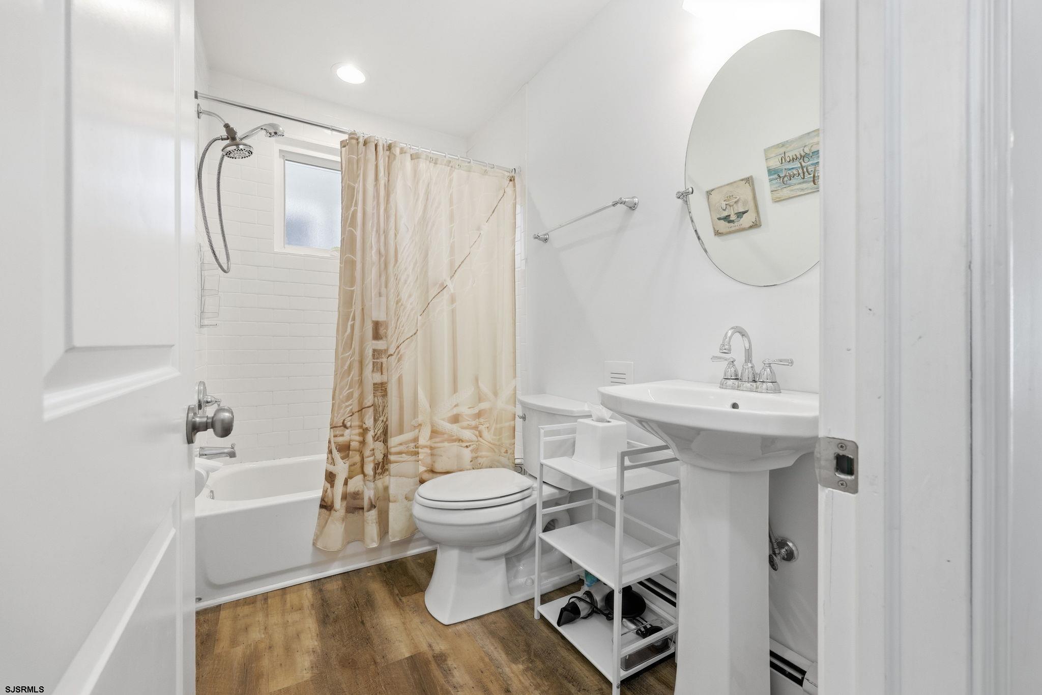 207 N Harvard Avenue