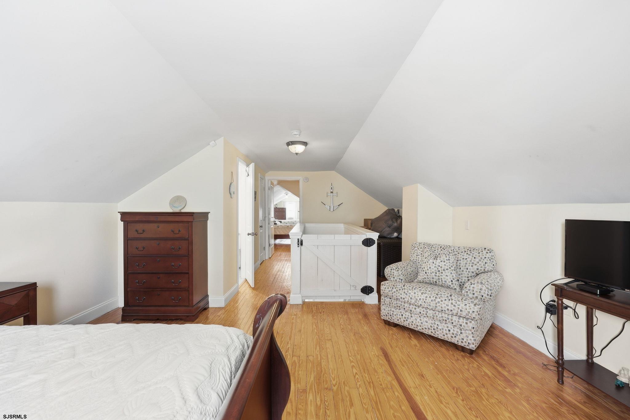 207 N Harvard Avenue