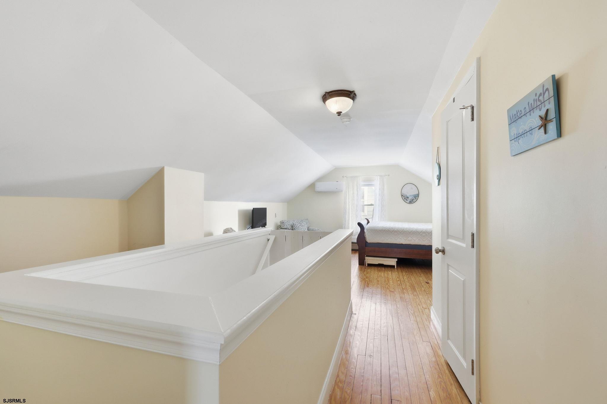 207 N Harvard Avenue