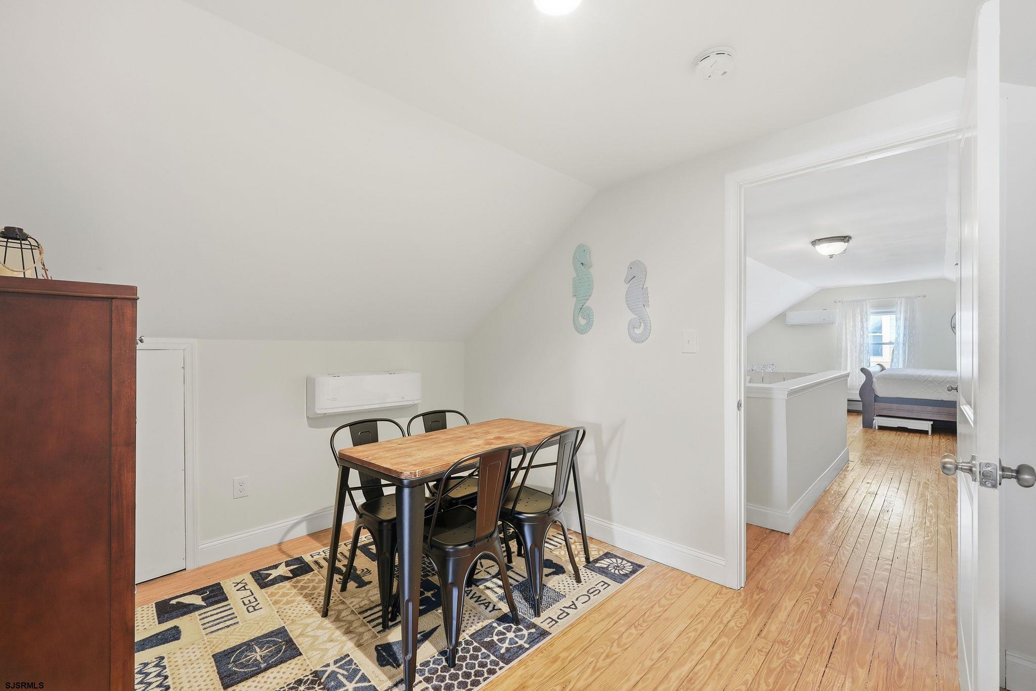 207 N Harvard Avenue