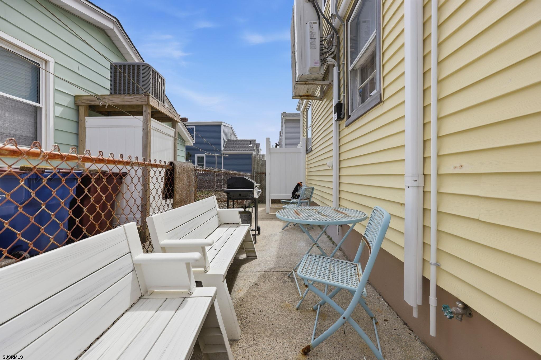 207 N Harvard Avenue